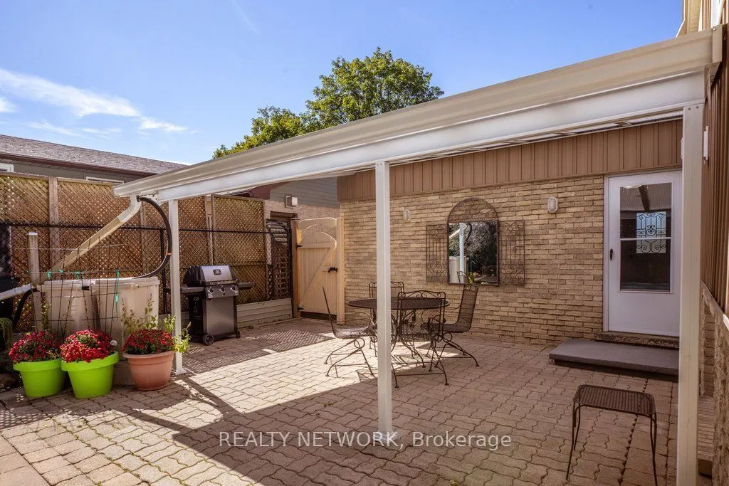 32 Beechwood Avenue