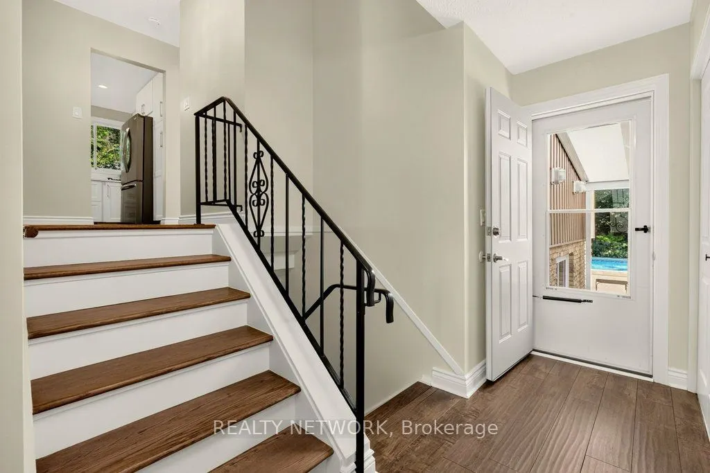 32 Beechwood Avenue