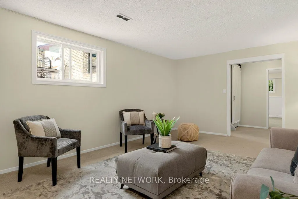 32 Beechwood Avenue