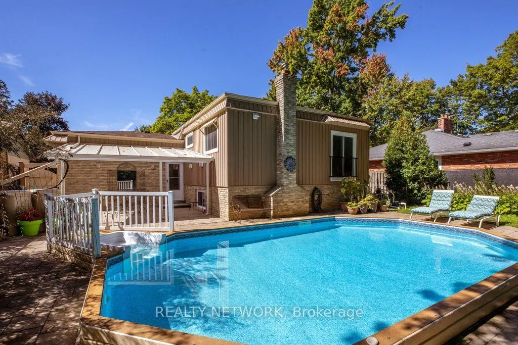 32 Beechwood Avenue