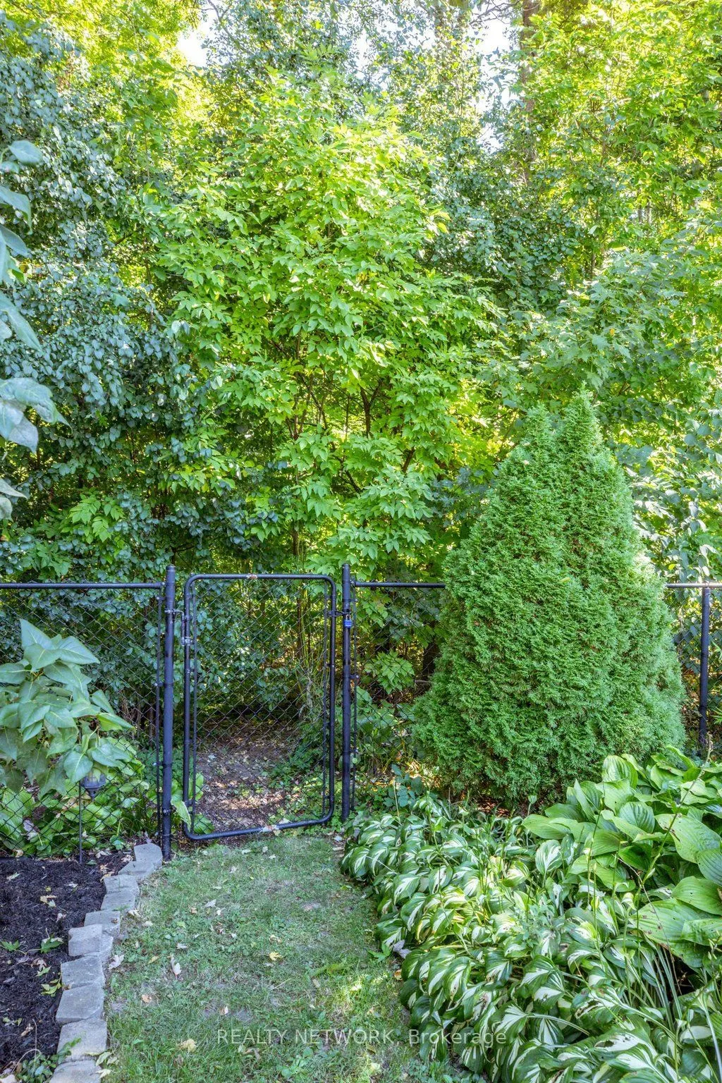 32 Beechwood Avenue