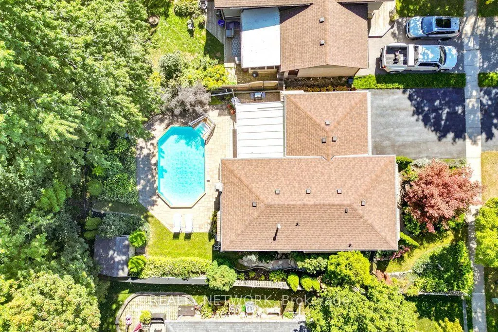 32 Beechwood Avenue