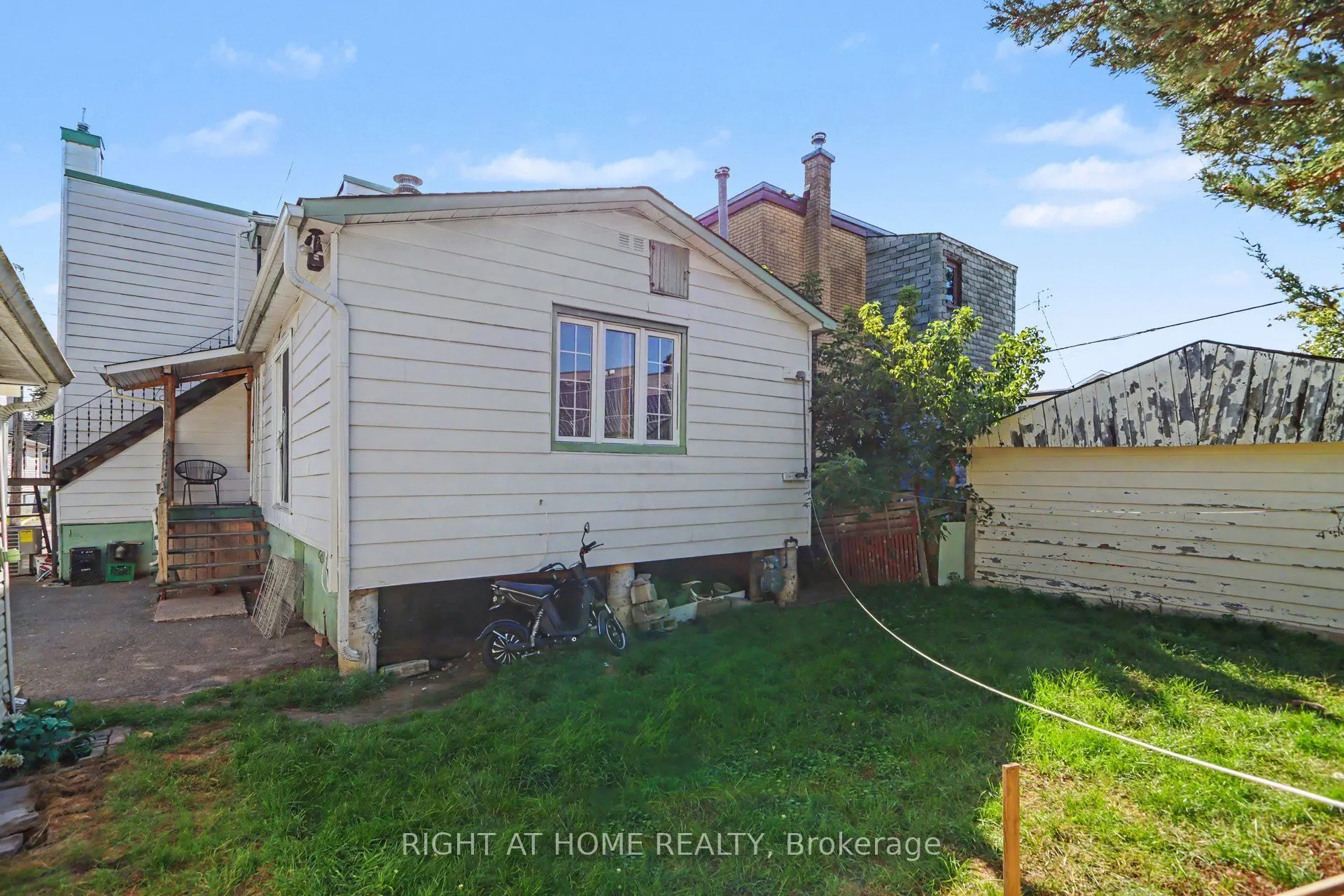 333 Levis Avenue