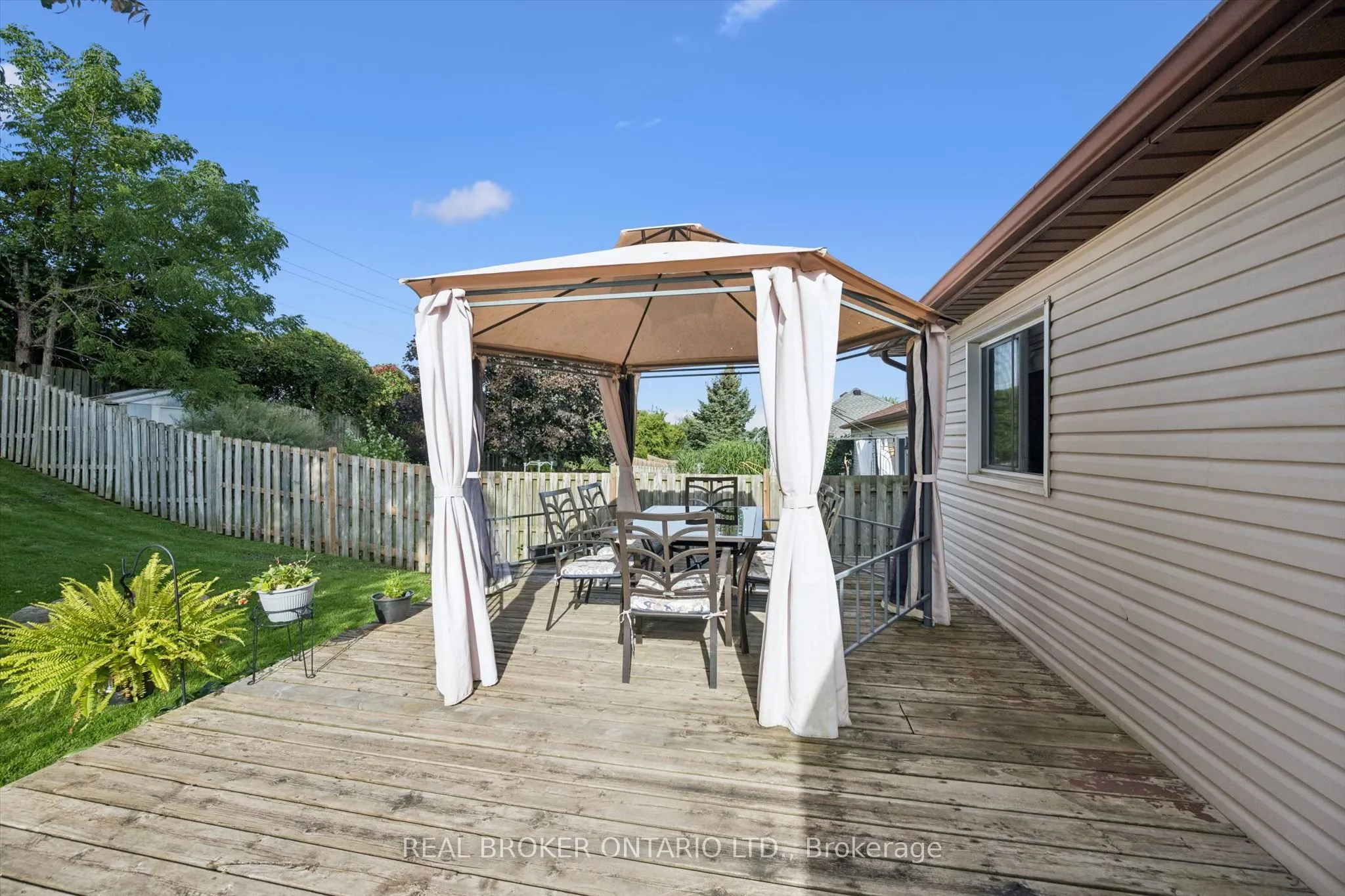108 Canrobert Street