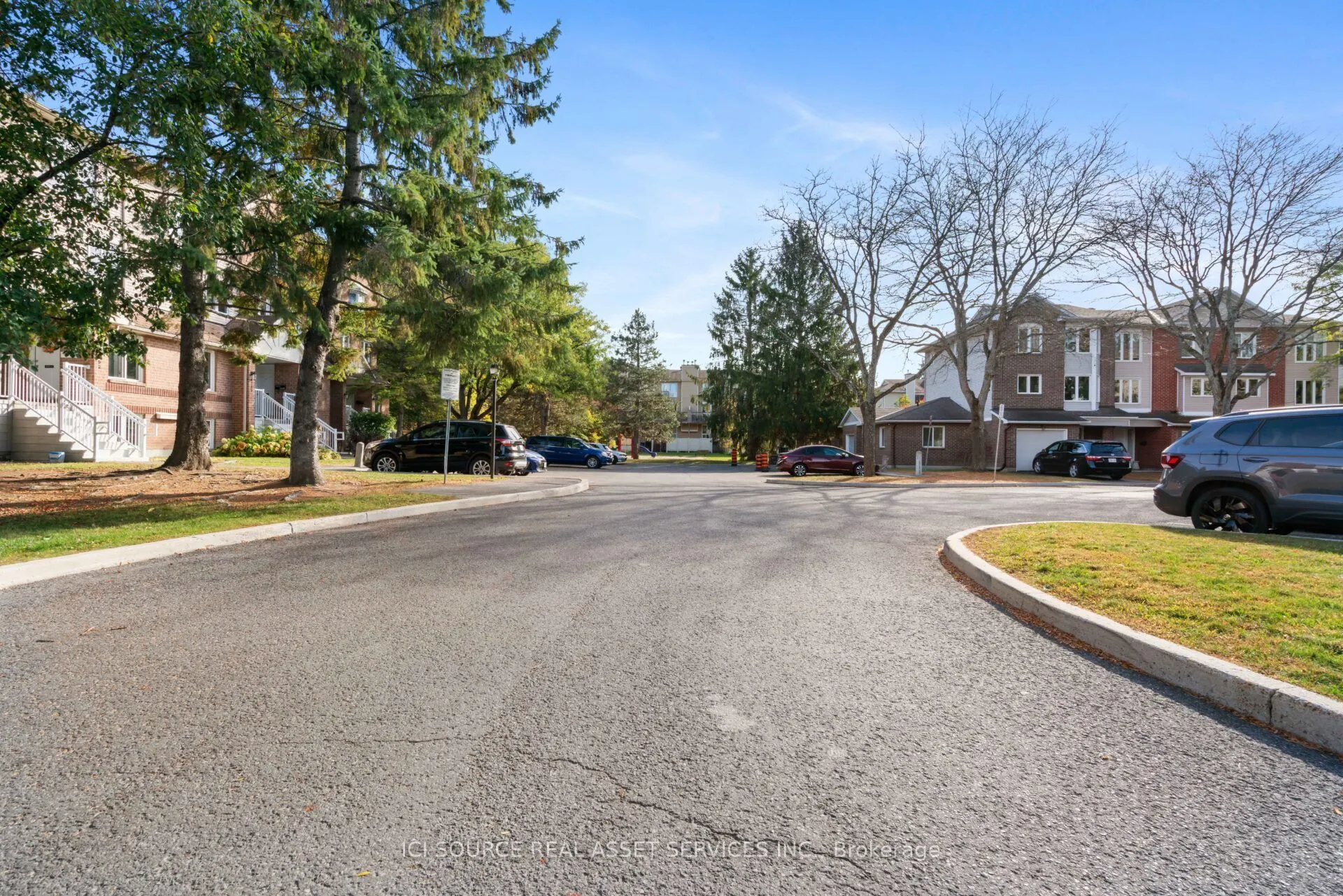 6754B Jeanne-d'Arc Boulevard N #1