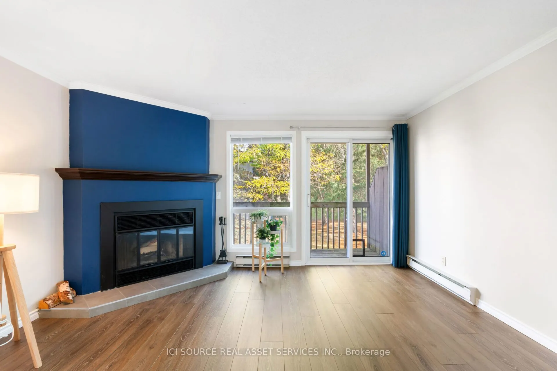 6754B Jeanne-d'Arc Boulevard N #1