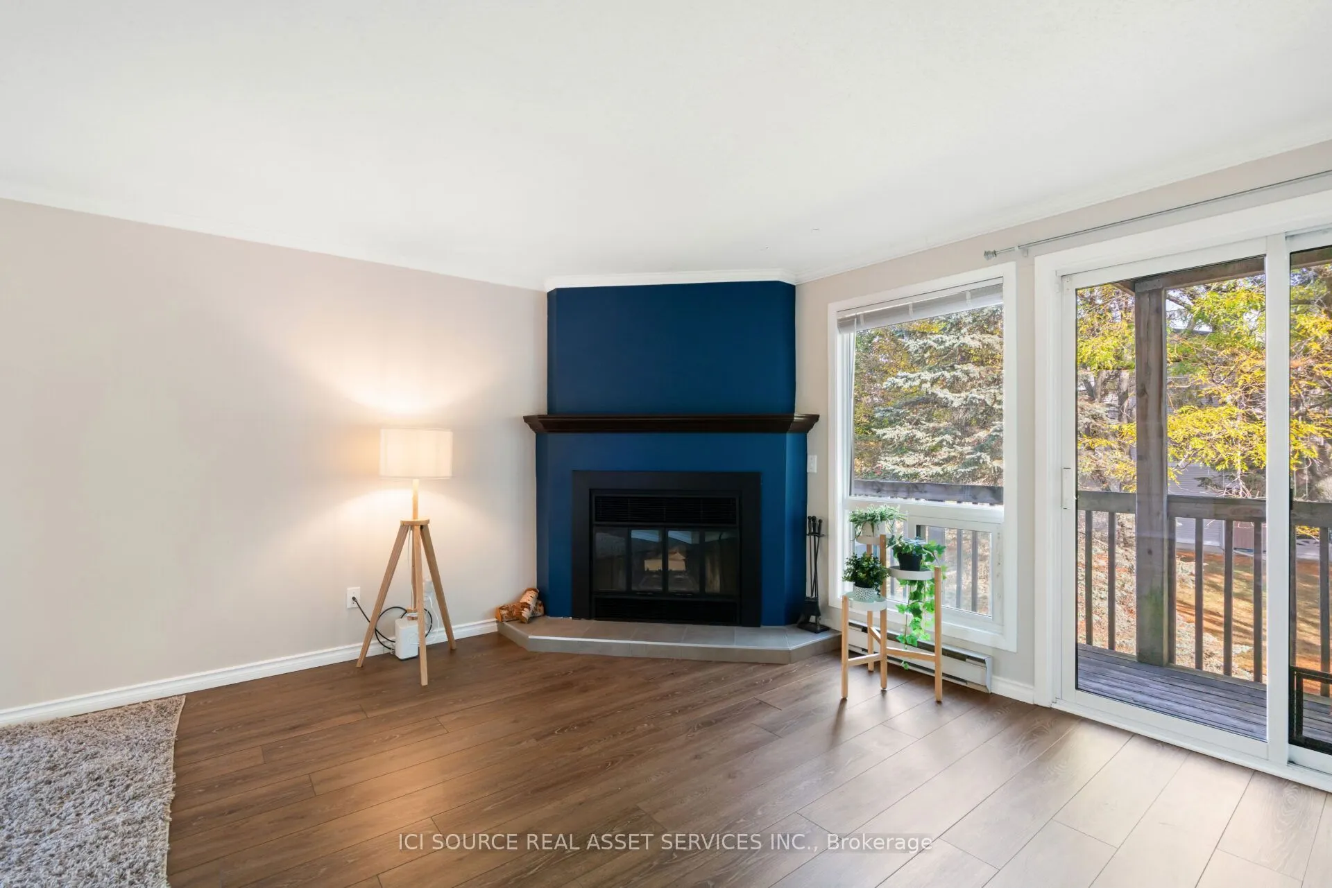 6754B Jeanne-d'Arc Boulevard N #1