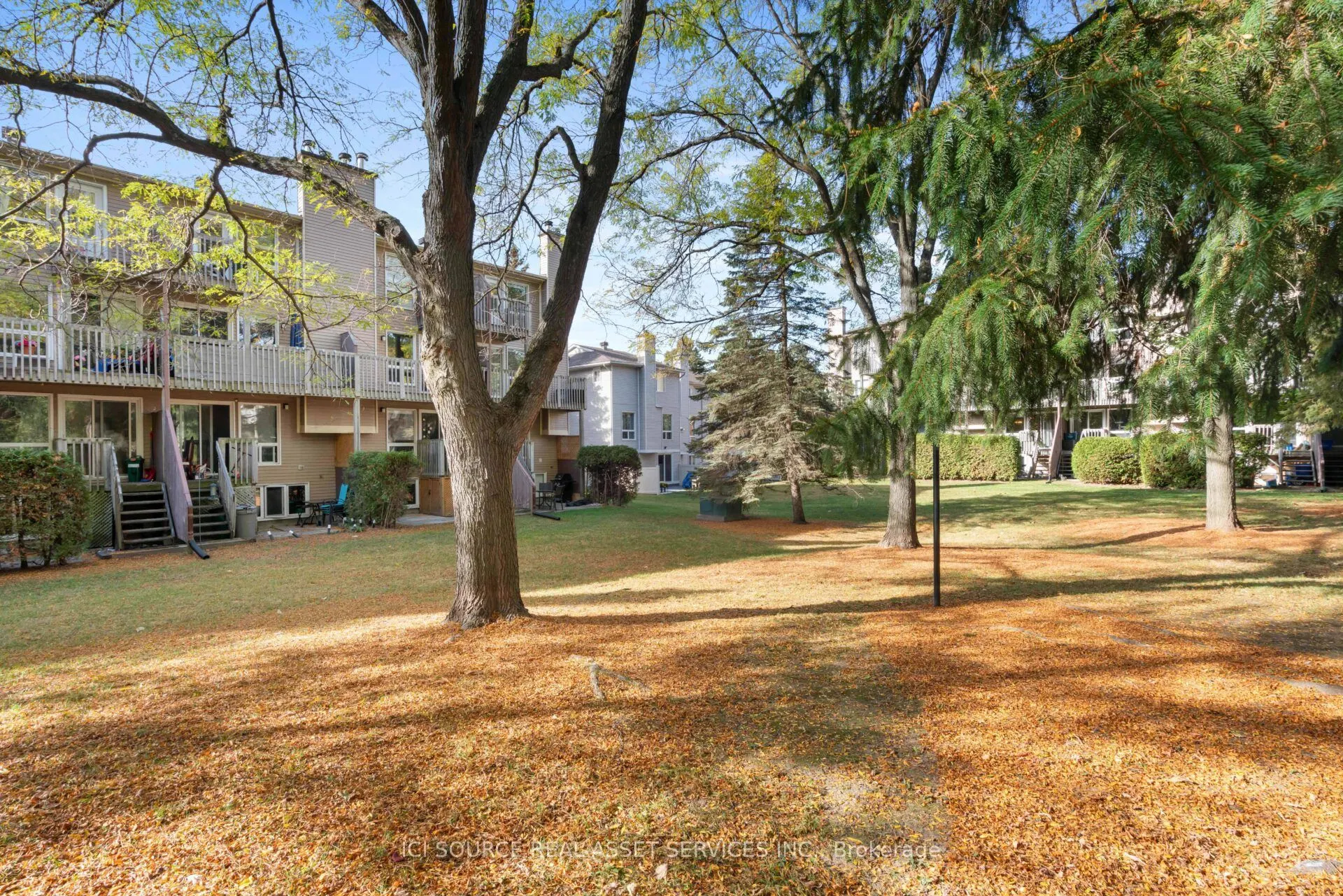 6754B Jeanne-d'Arc Boulevard N #1