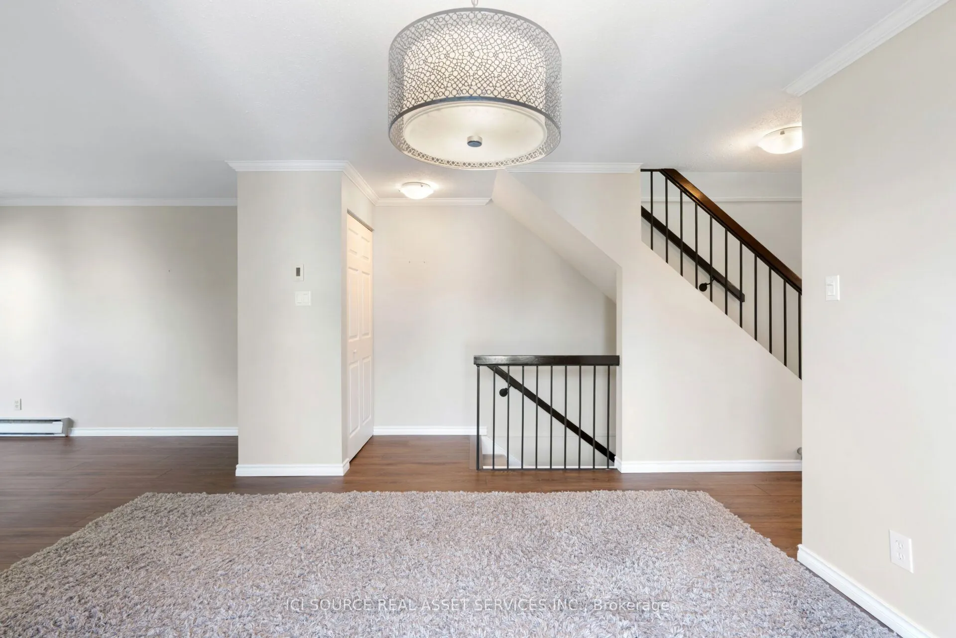 6754B Jeanne-d'Arc Boulevard N #1