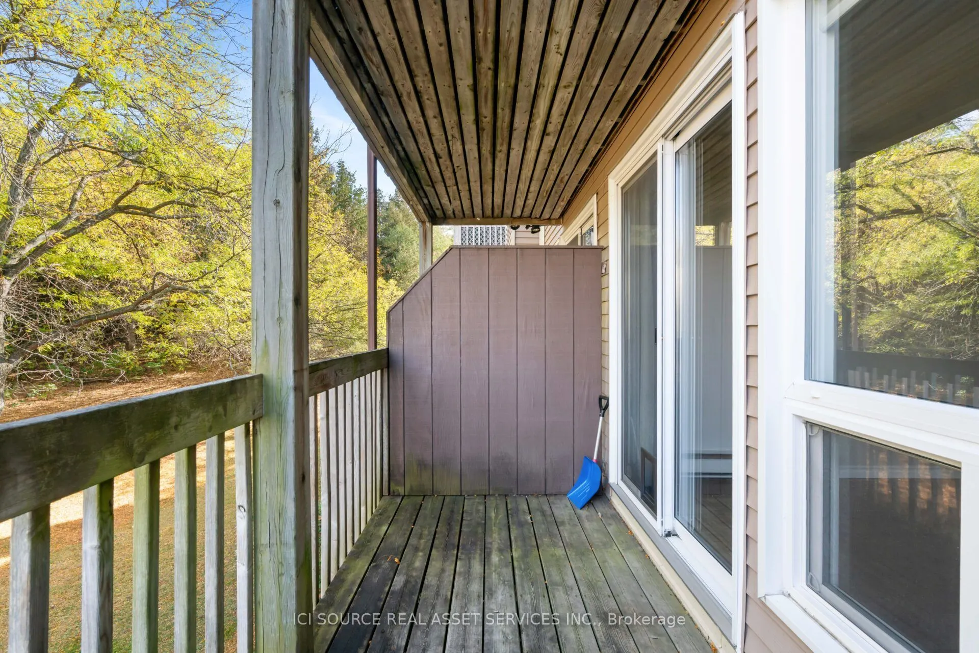 6754B Jeanne-d'Arc Boulevard N #1