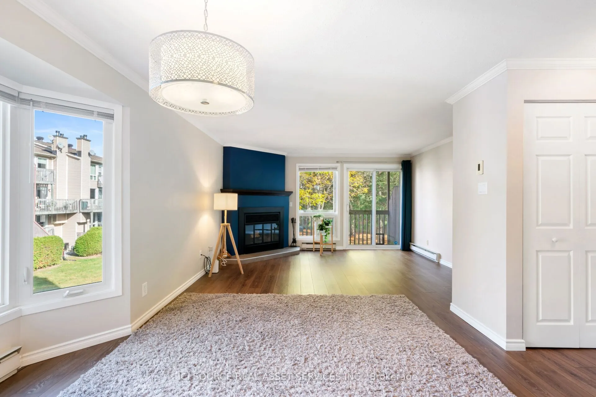 6754B Jeanne-d'Arc Boulevard N #1