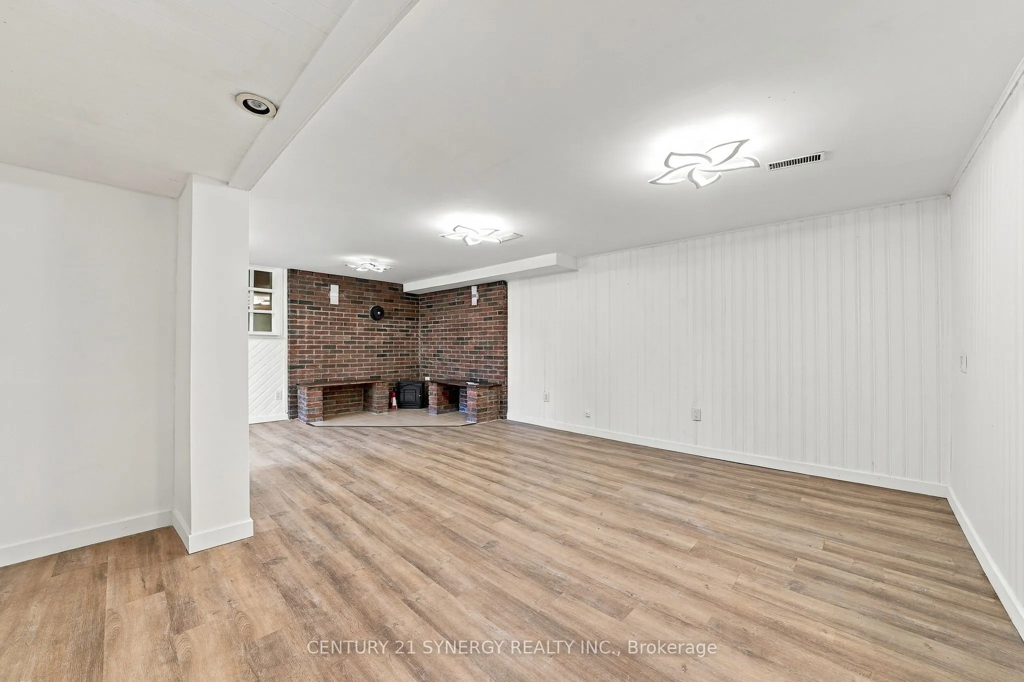 696 Whites Road