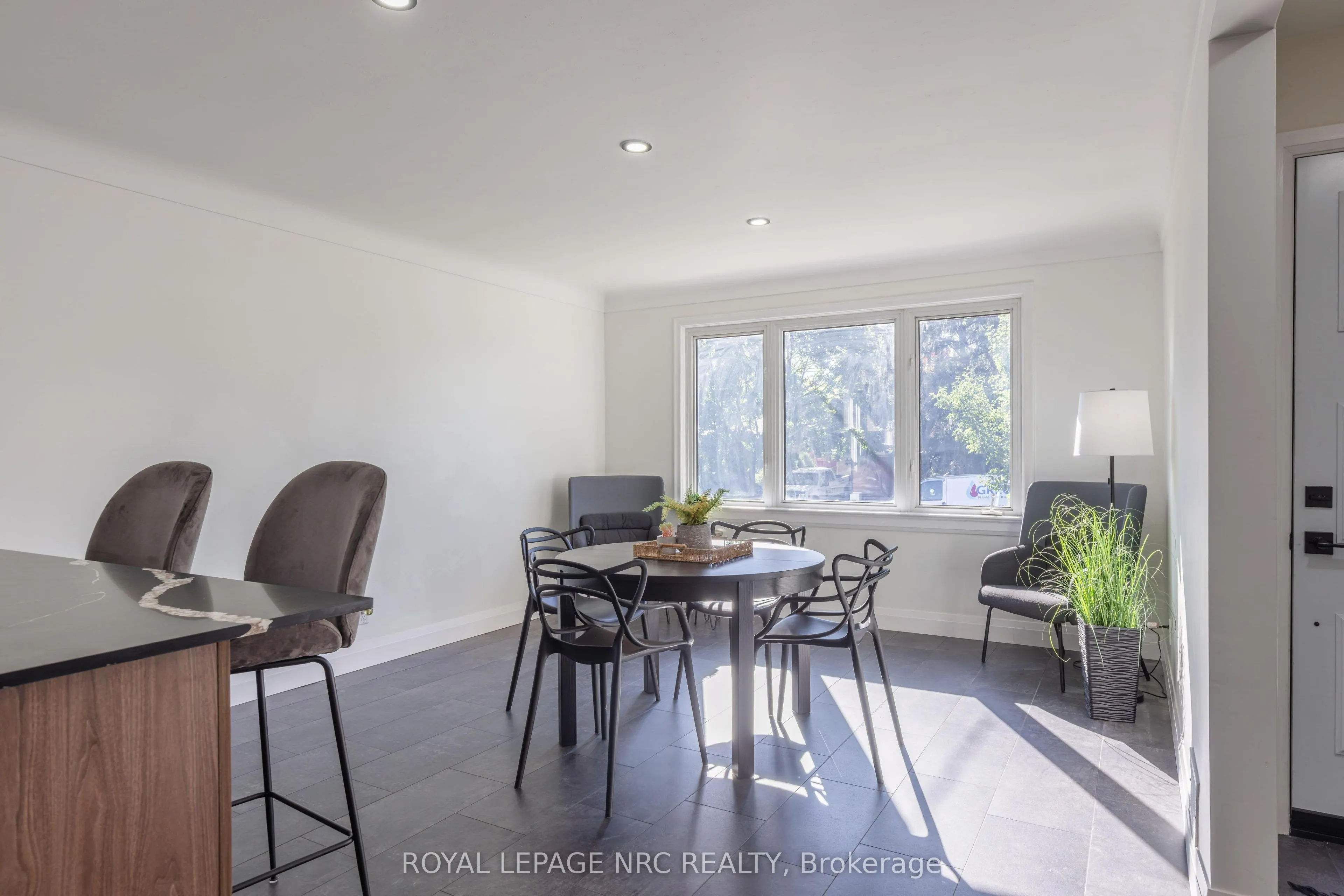 21 Silverdale Drive