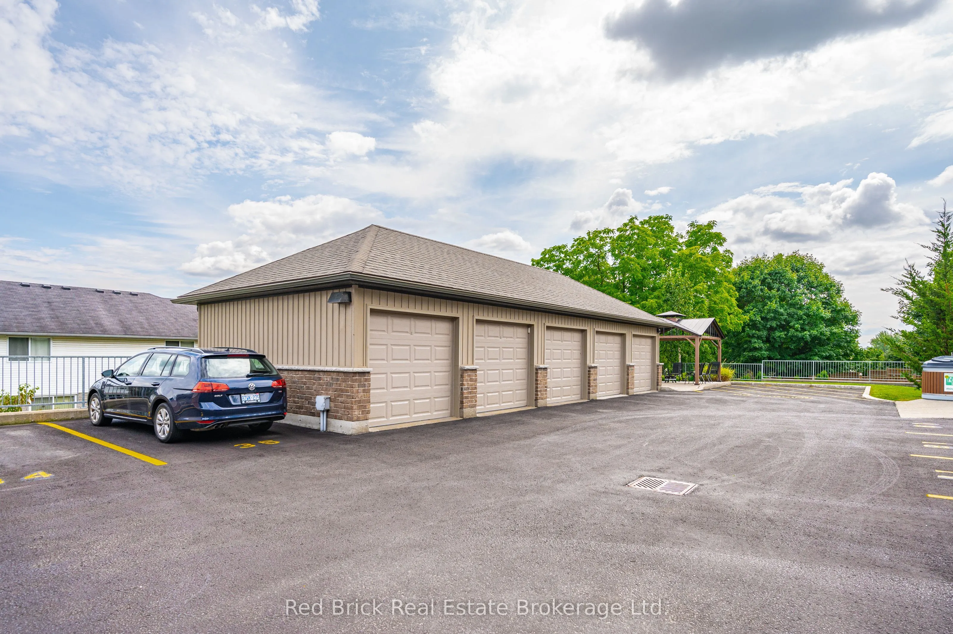 6492 Gerrie Road #207