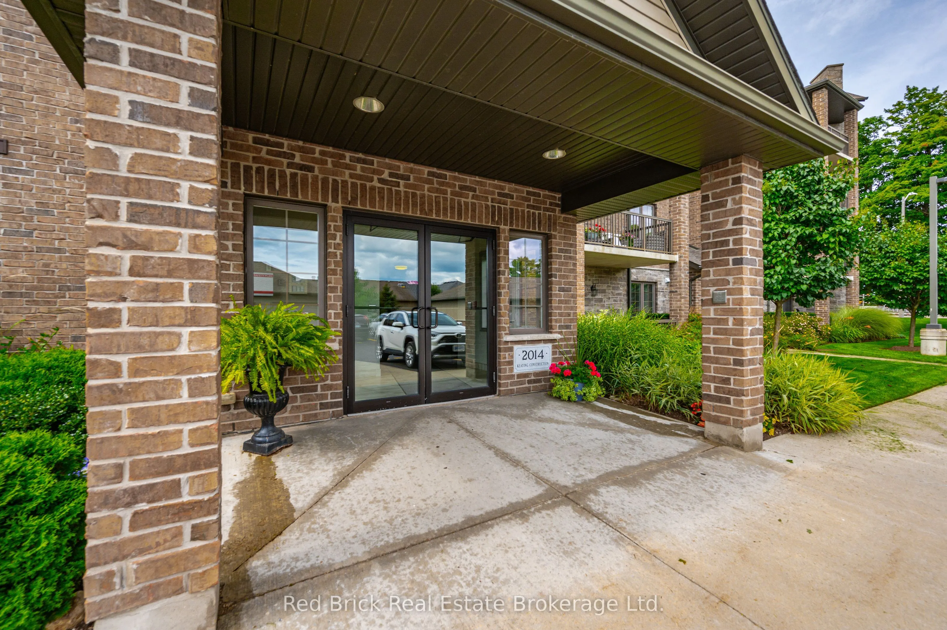 6492 Gerrie Road #207