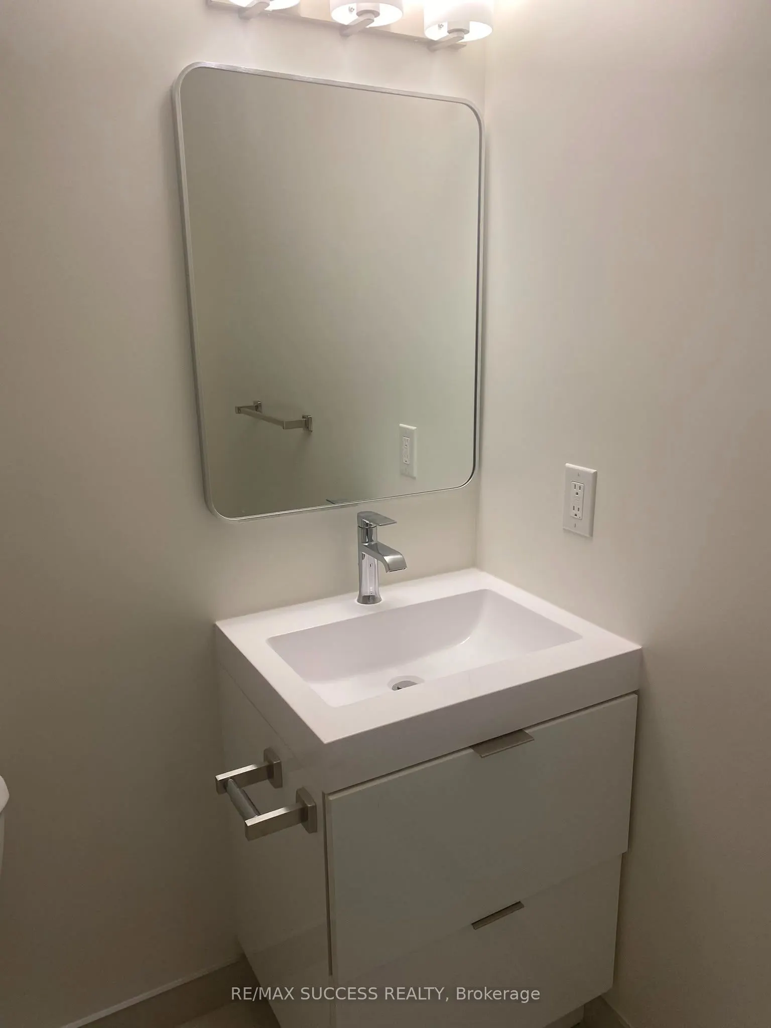 33 Erie Avenue #1203