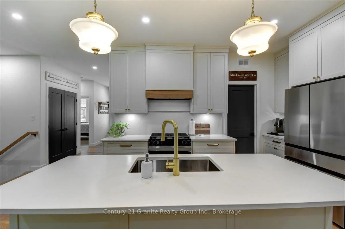 6 New pierce Drive