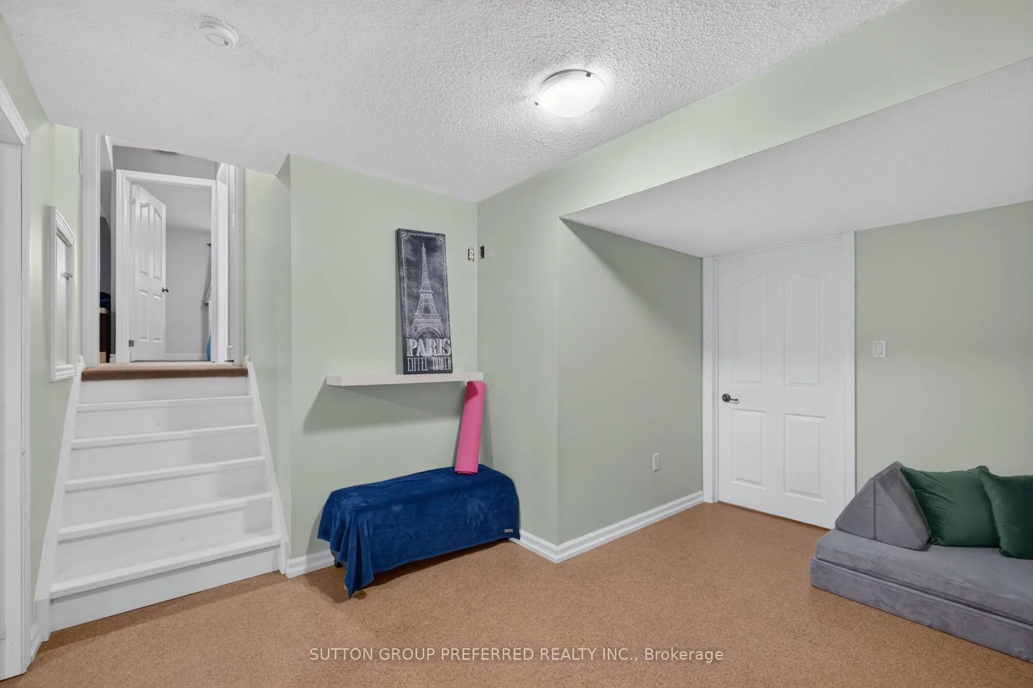 20 Turnberry Drive