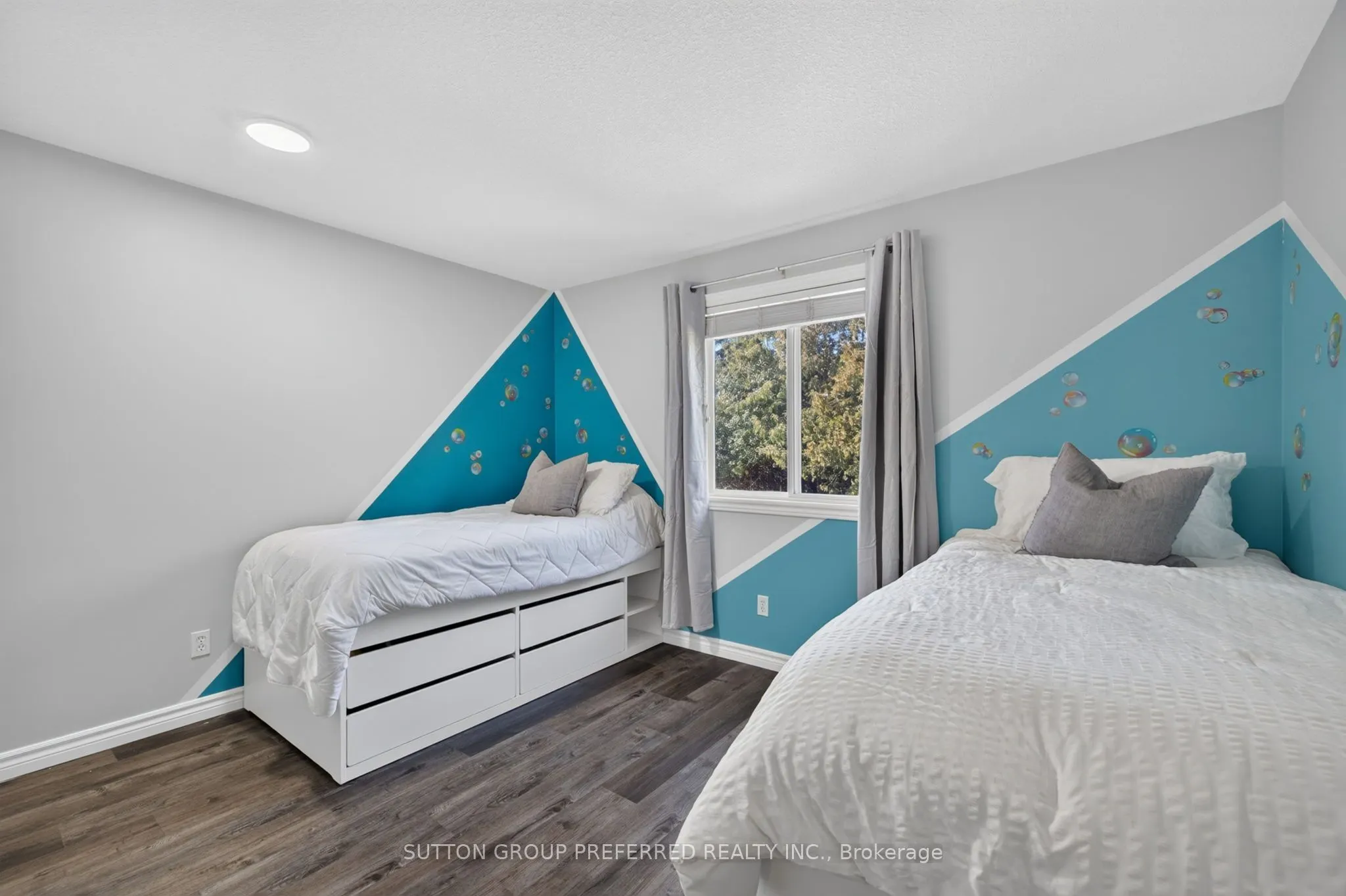 20 Turnberry Drive