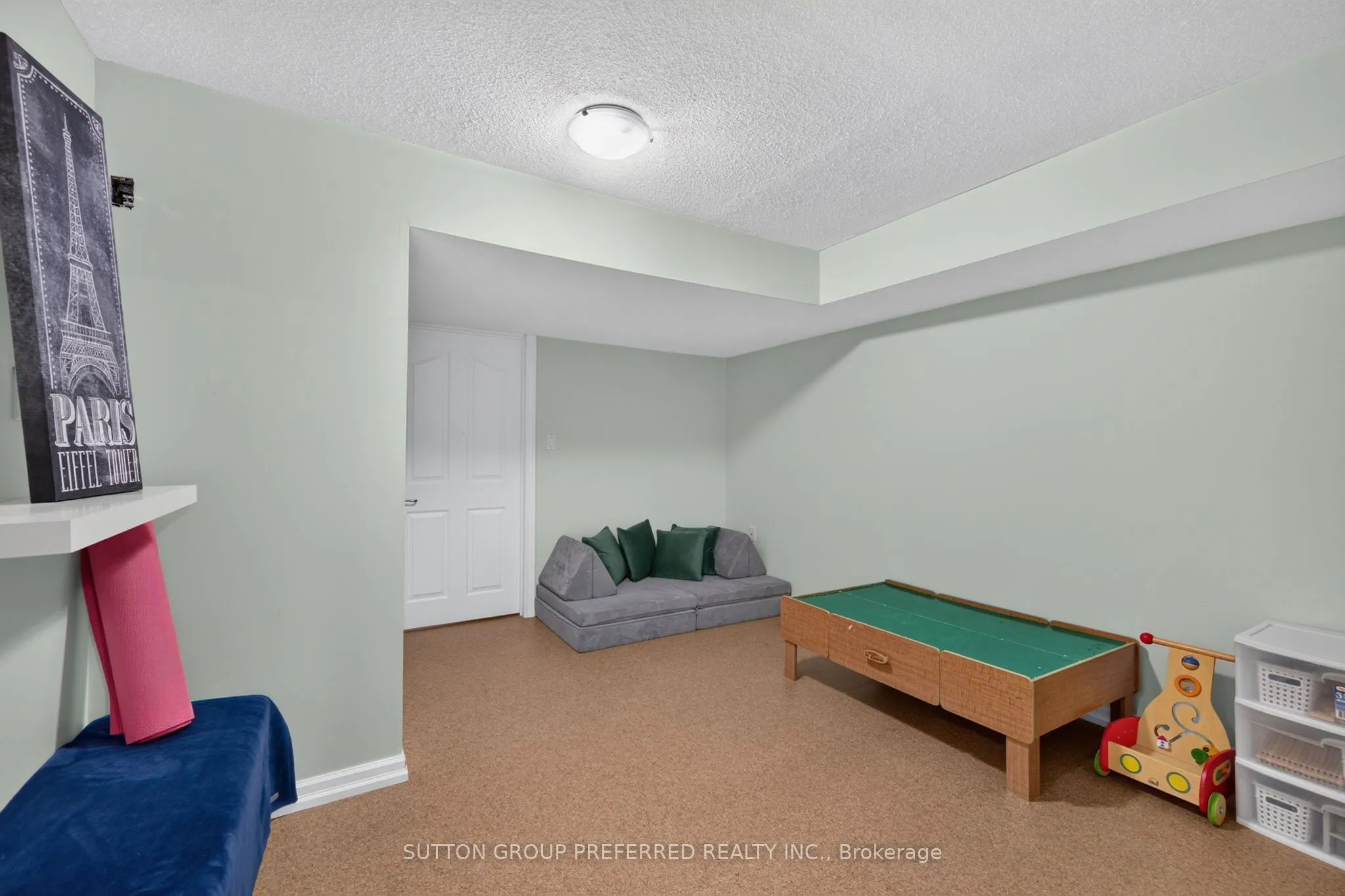 20 Turnberry Drive