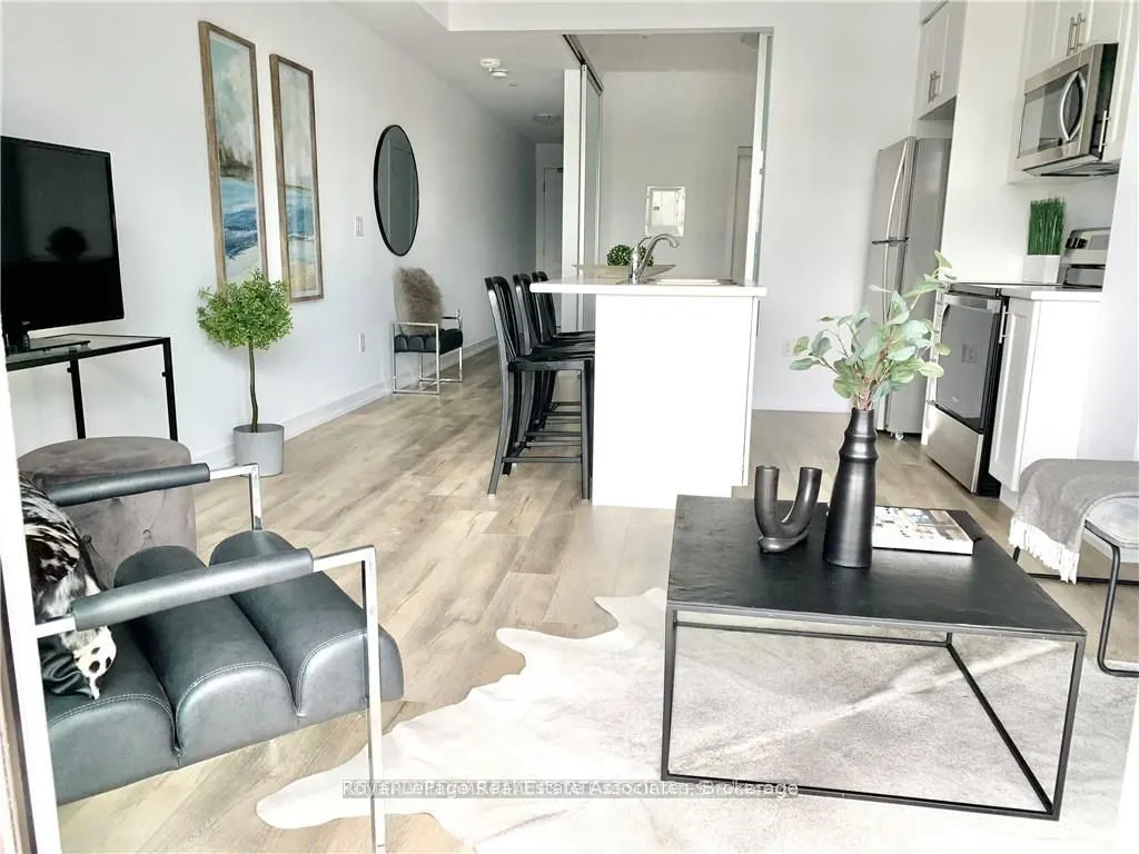 460 Dundas Street E #215