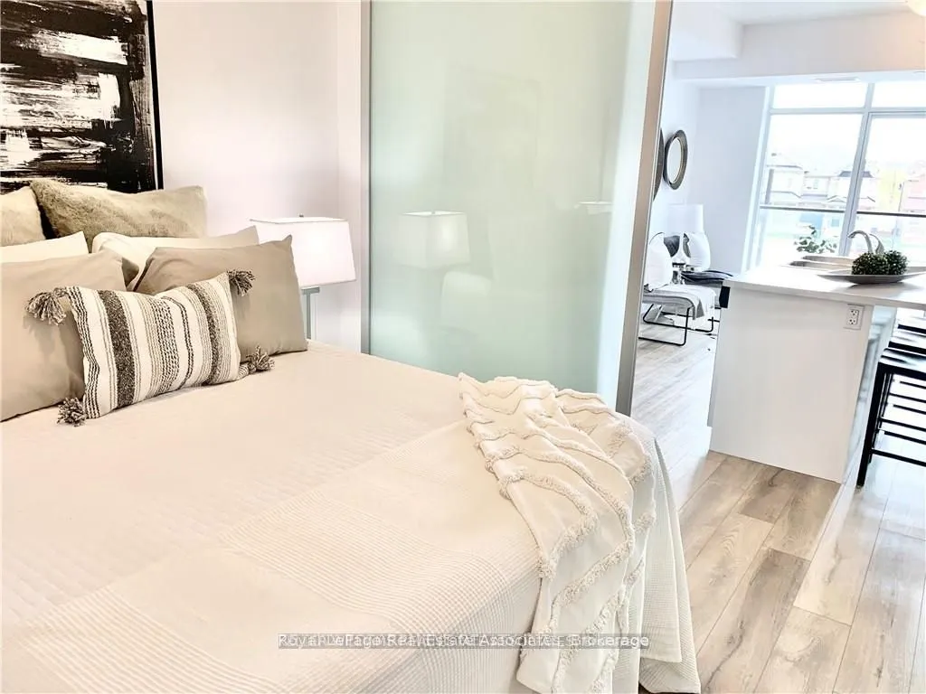 460 Dundas Street E #215