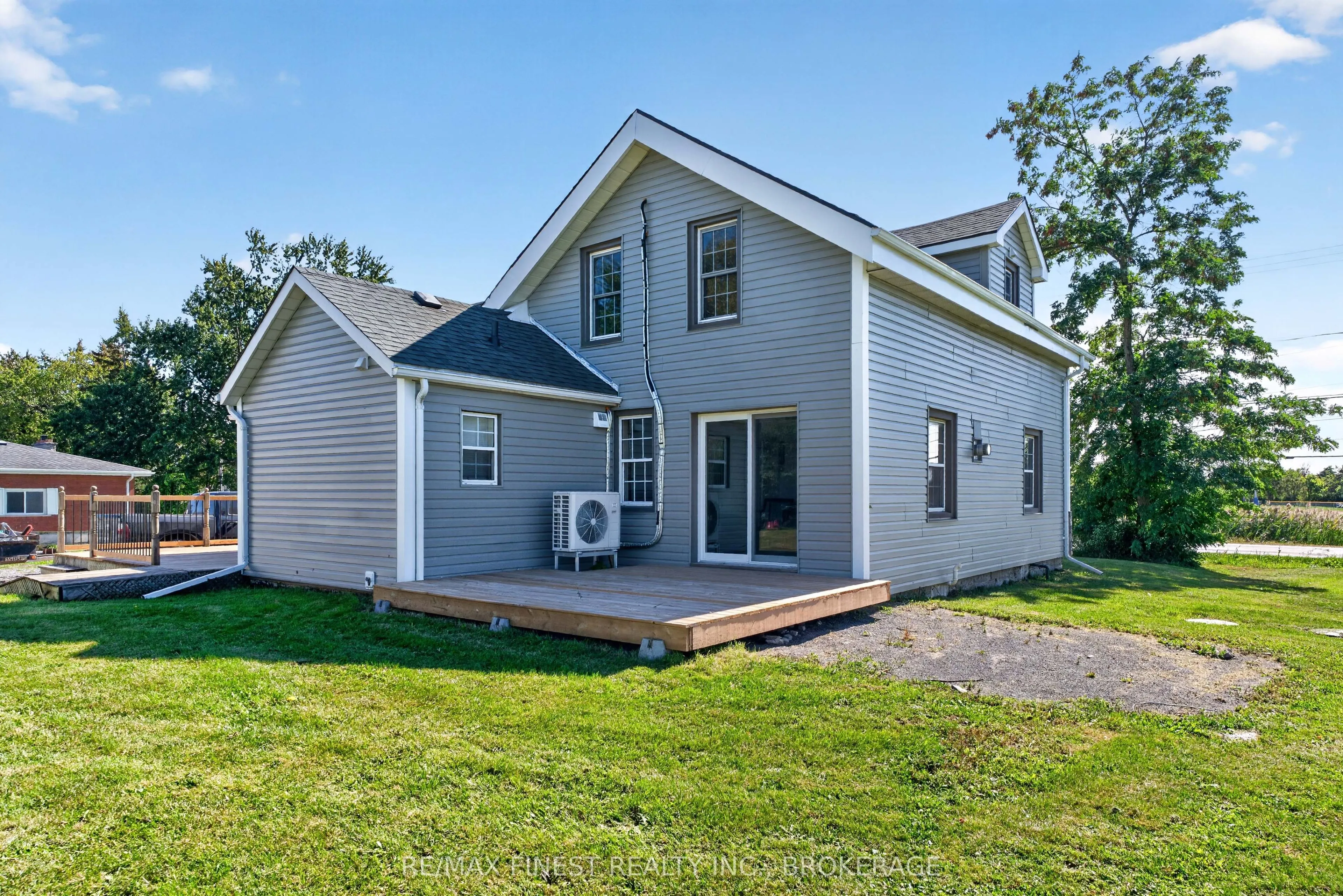 1069 SUNNYSIDE Road