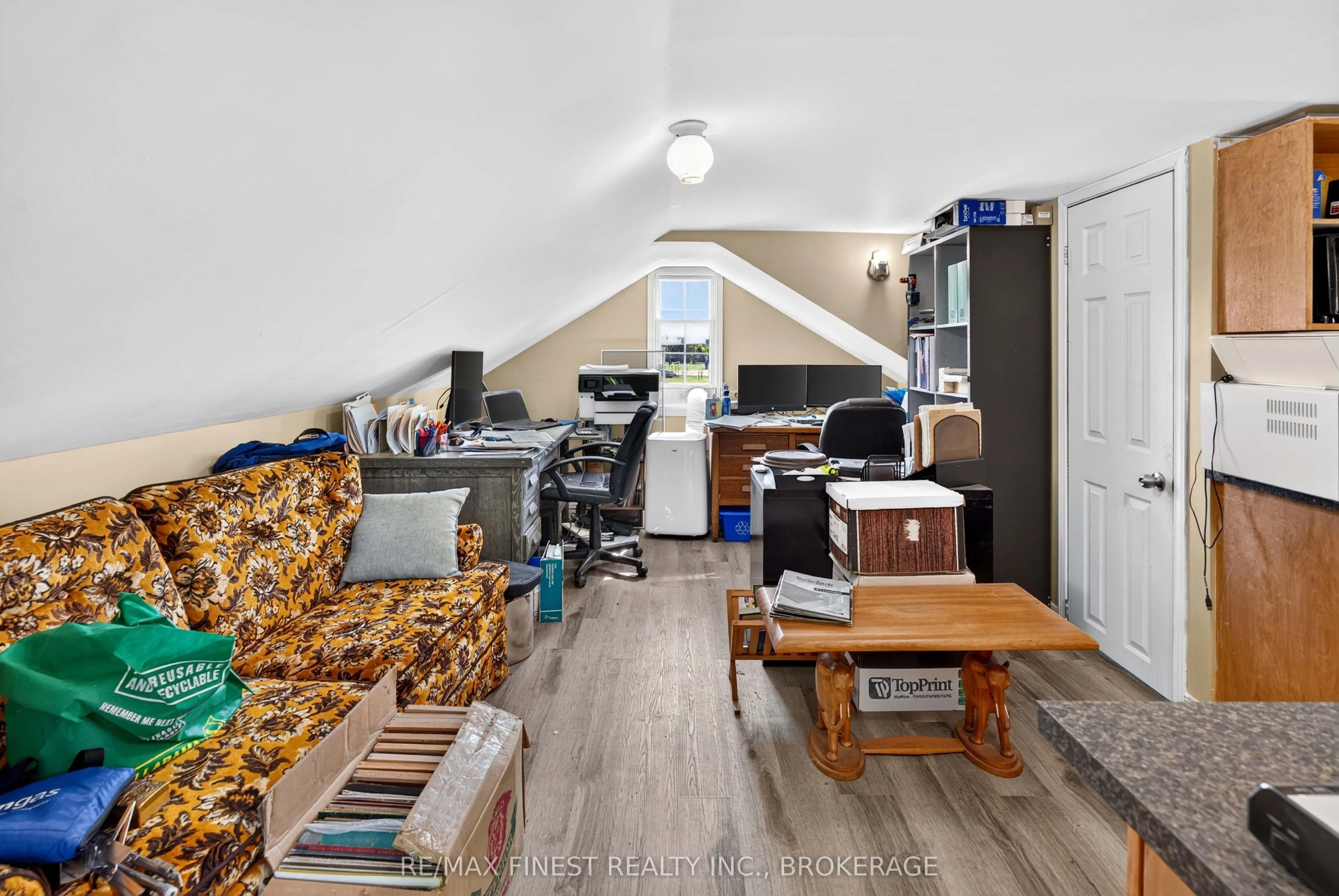1069 SUNNYSIDE Road