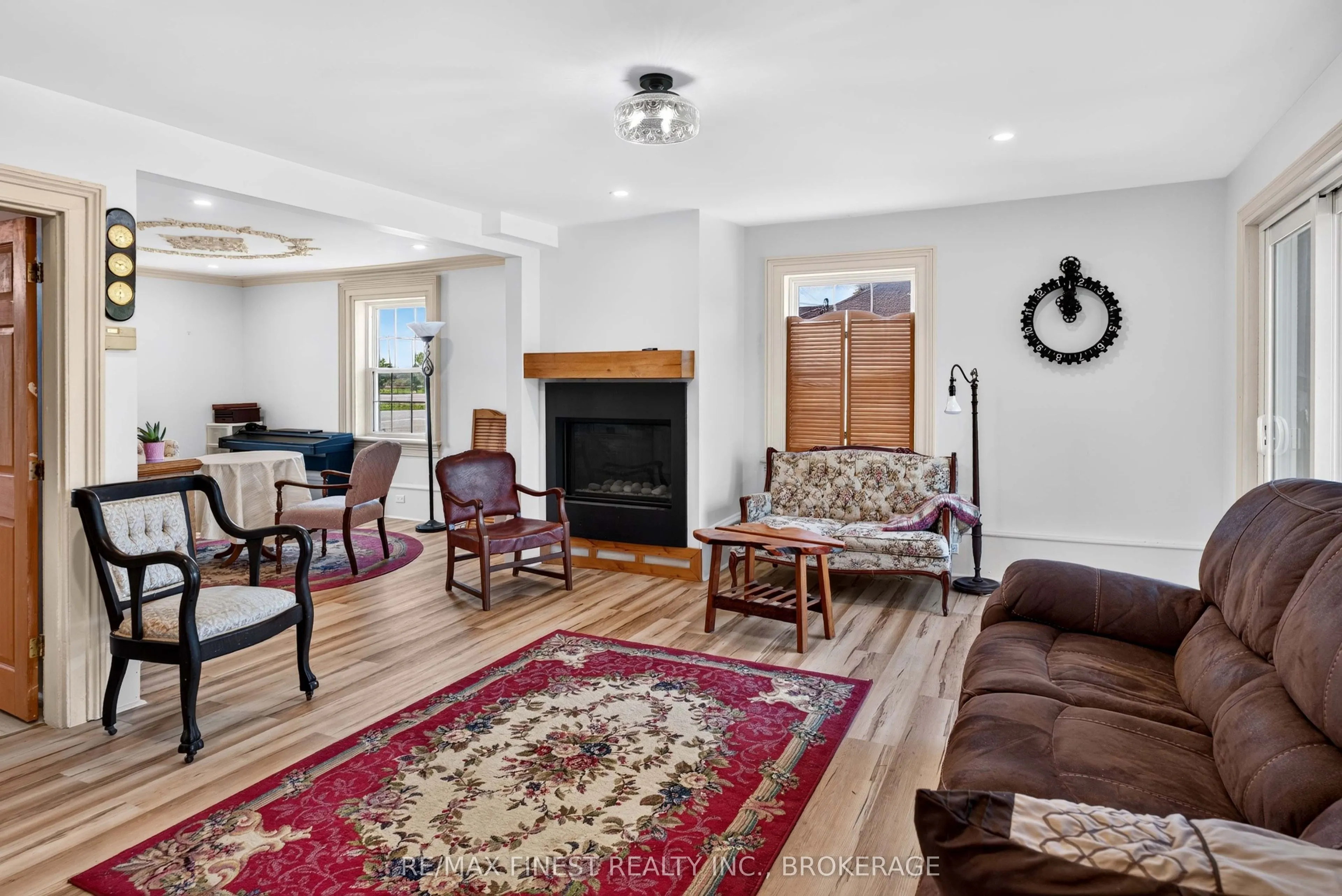 1069 SUNNYSIDE Road