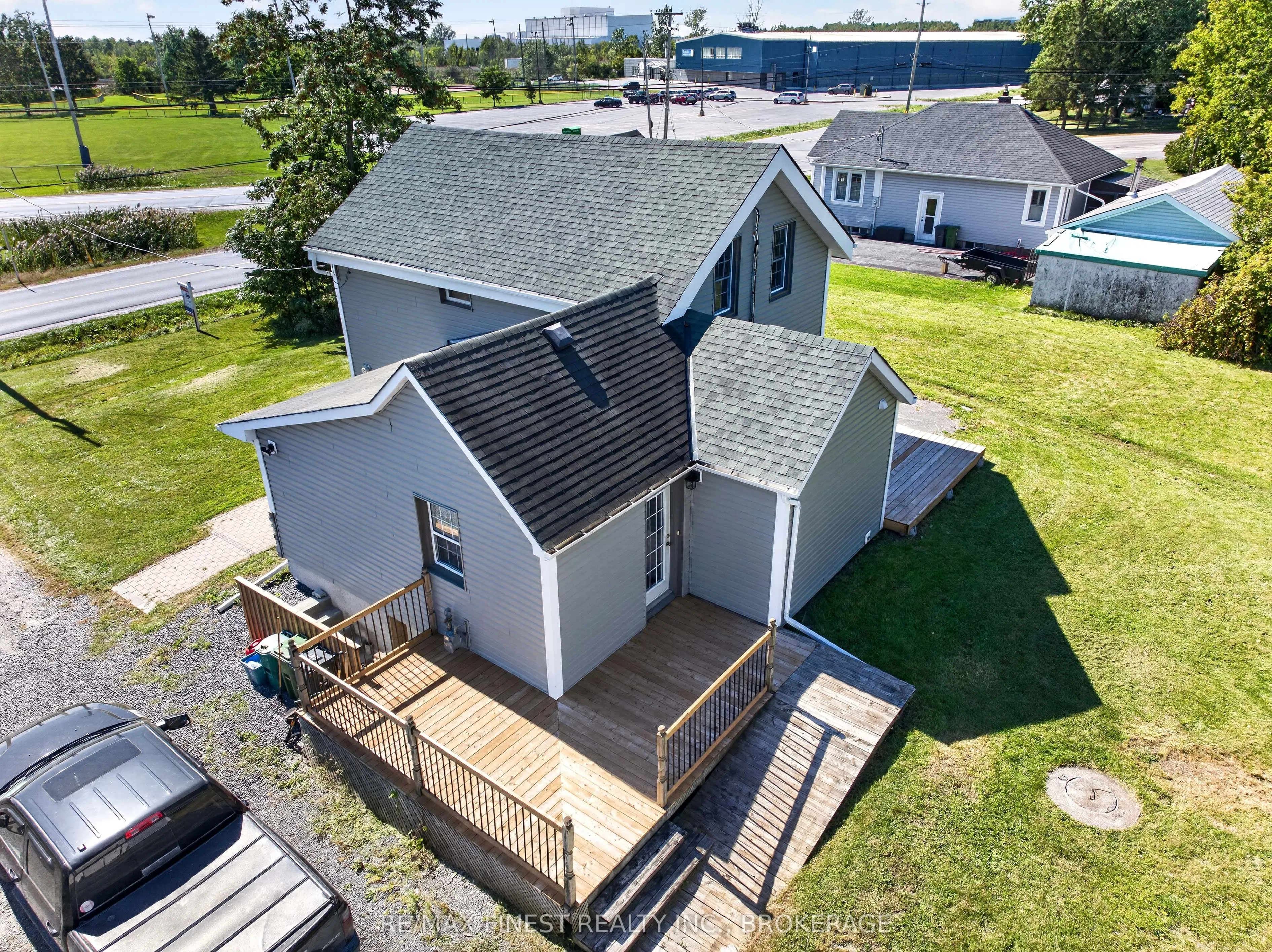 1069 SUNNYSIDE Road