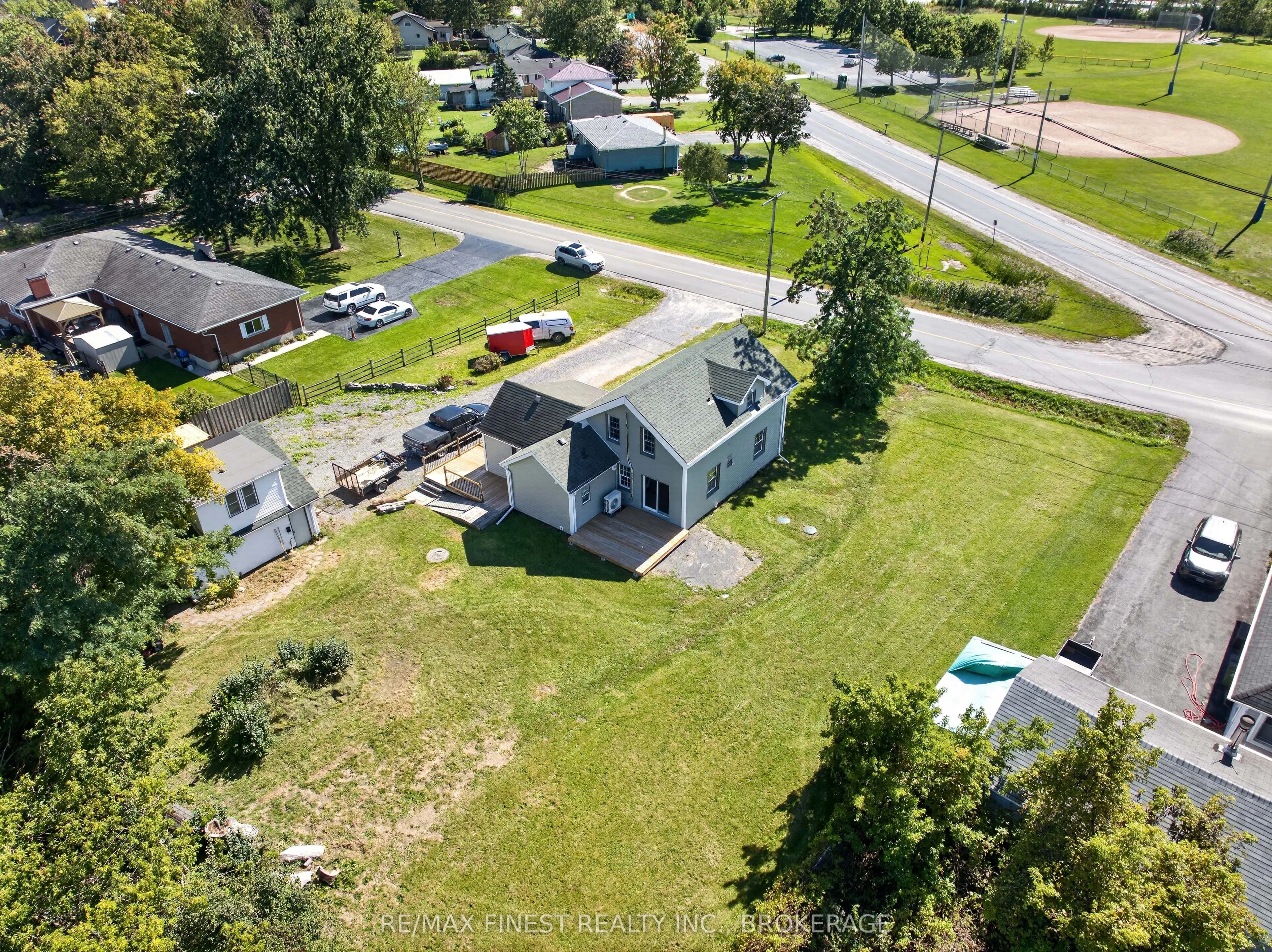 1069 SUNNYSIDE Road