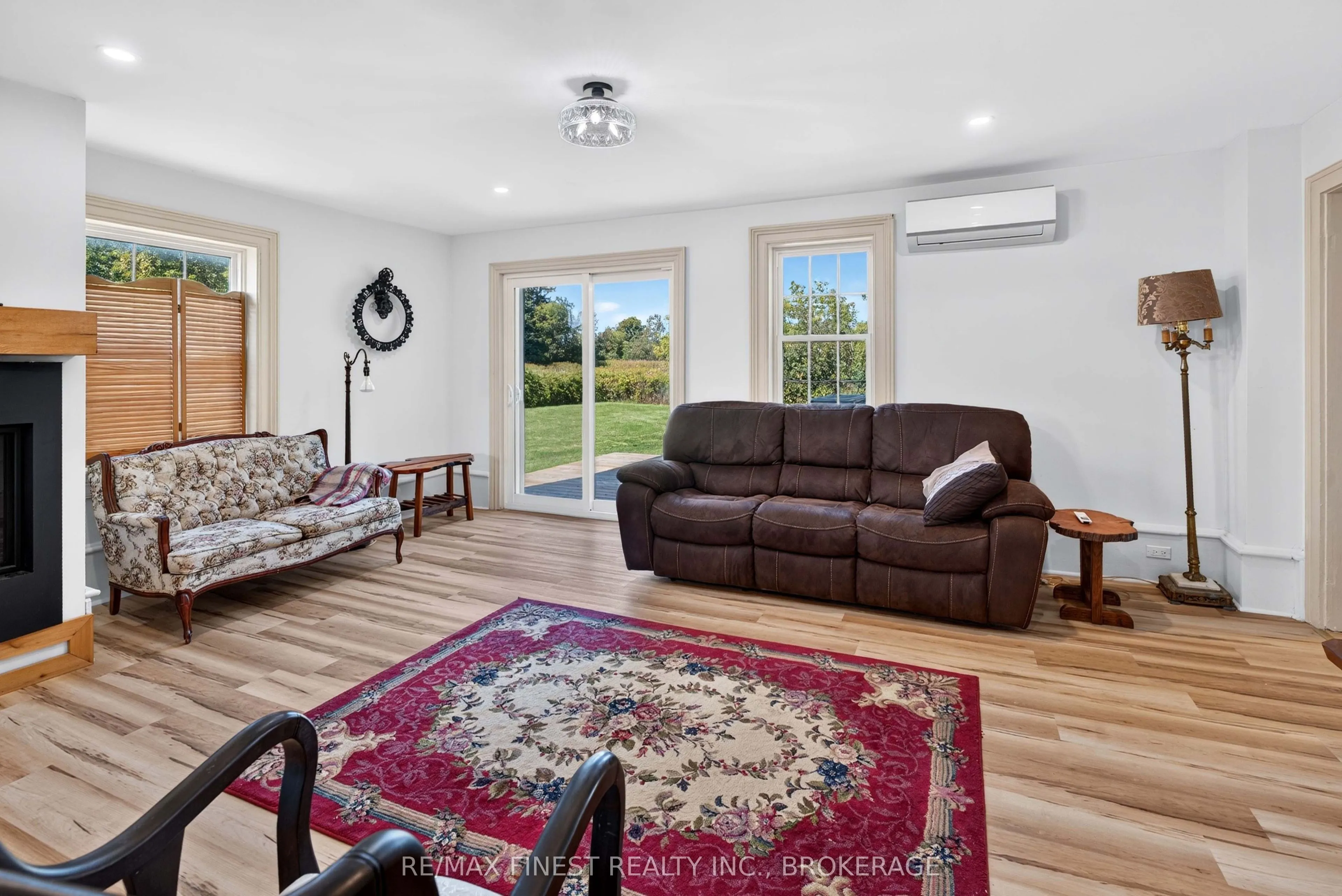 1069 SUNNYSIDE Road