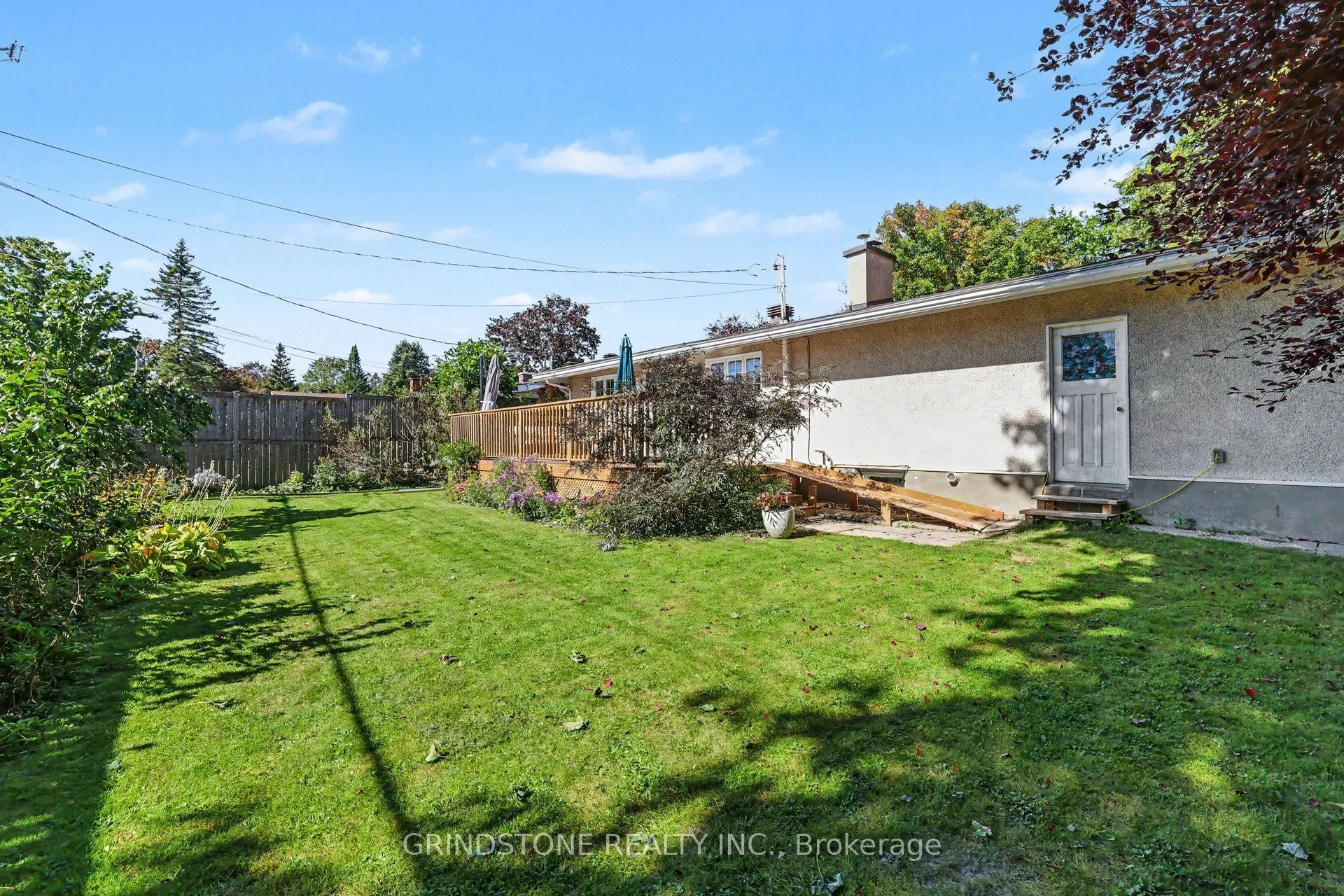 22 Bowmoor Avenue