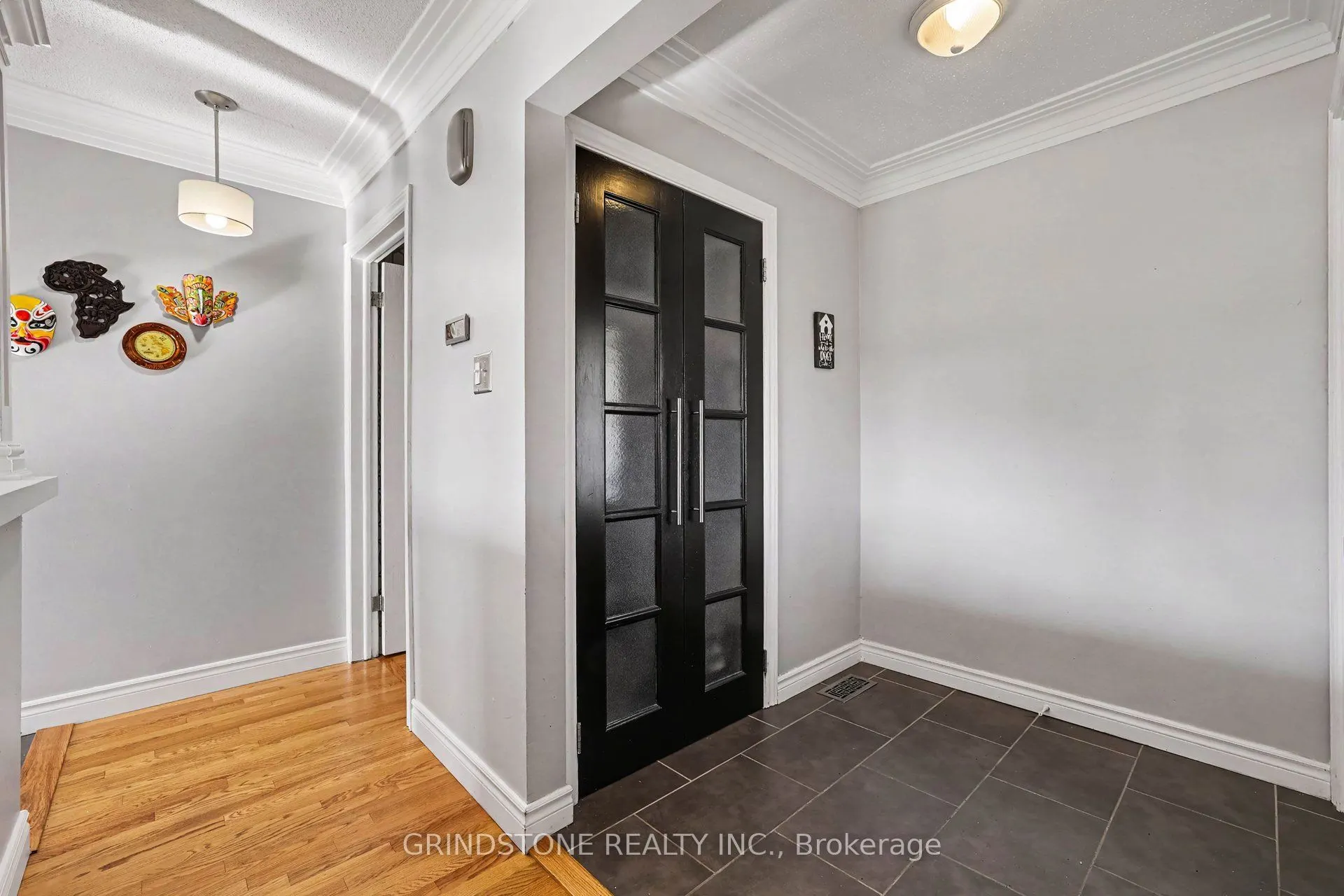 22 Bowmoor Avenue