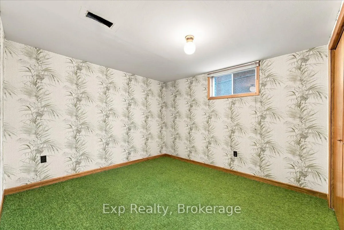 863 Wedgewood Court