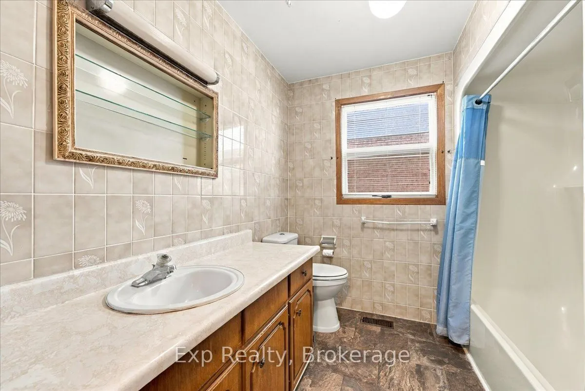 863 Wedgewood Court
