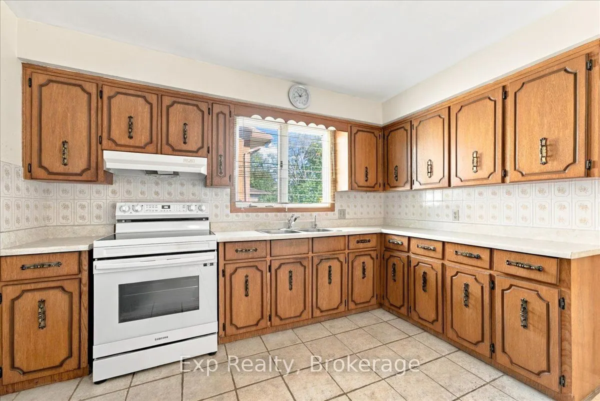 863 Wedgewood Court