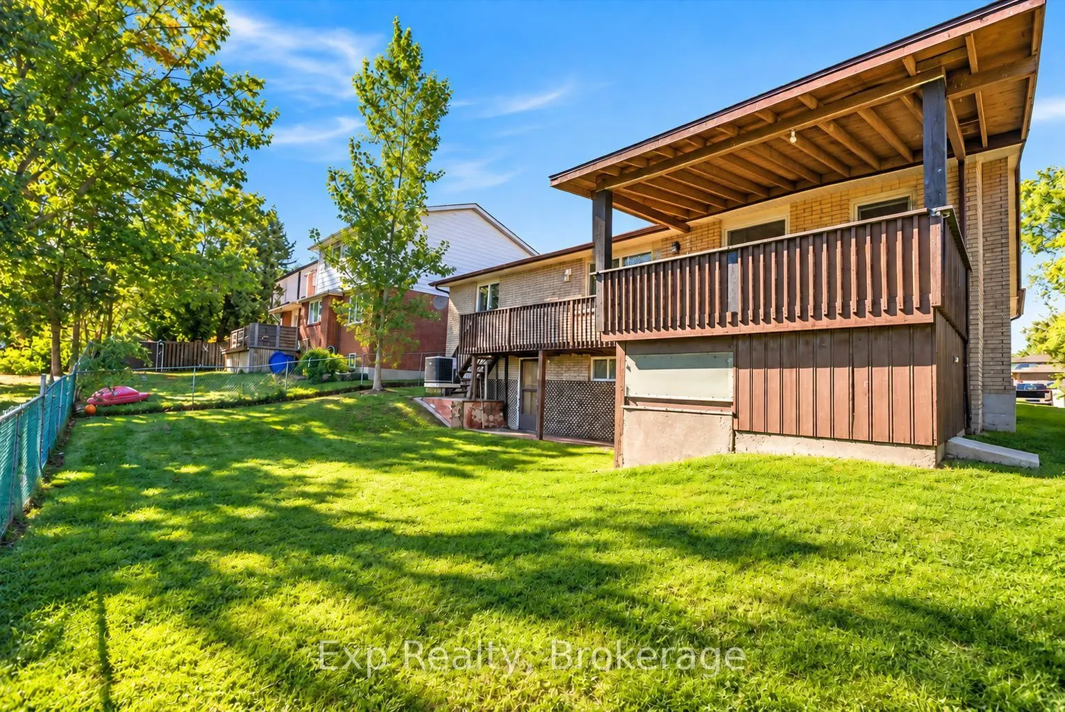 863 Wedgewood Court