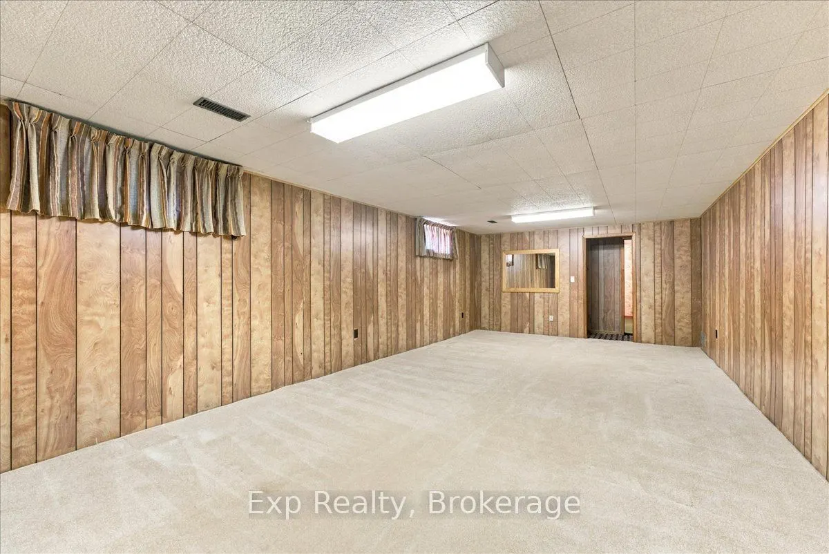 863 Wedgewood Court