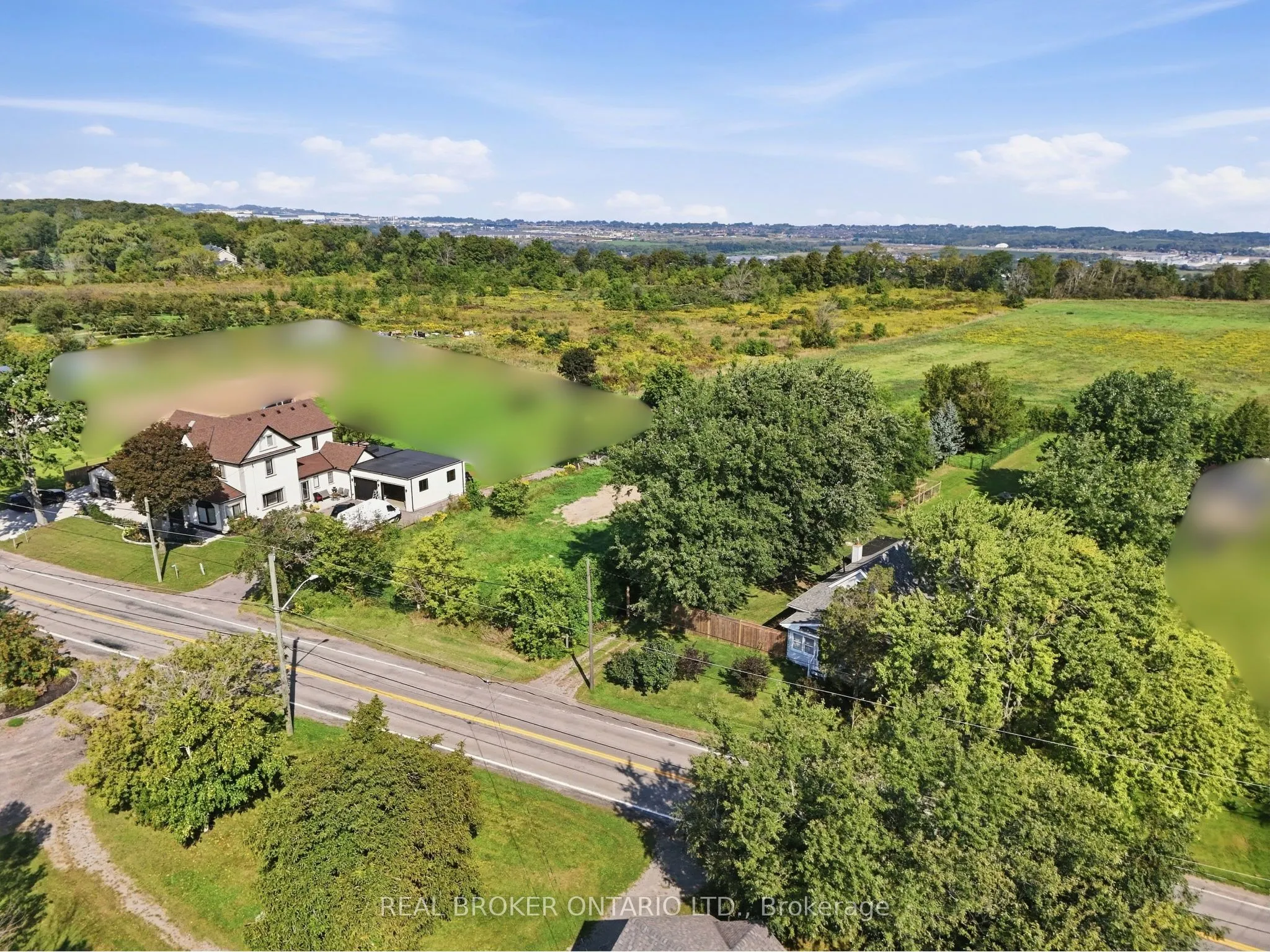 636 Ridge Road W