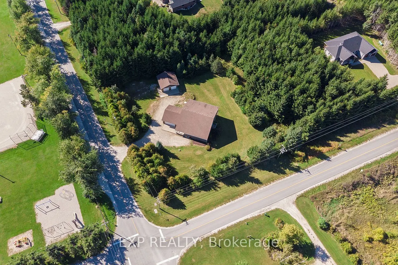 625421 15 Side Road