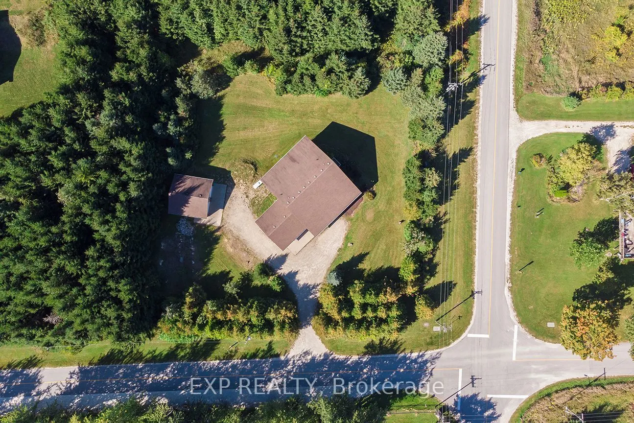 625421 15 Side Road