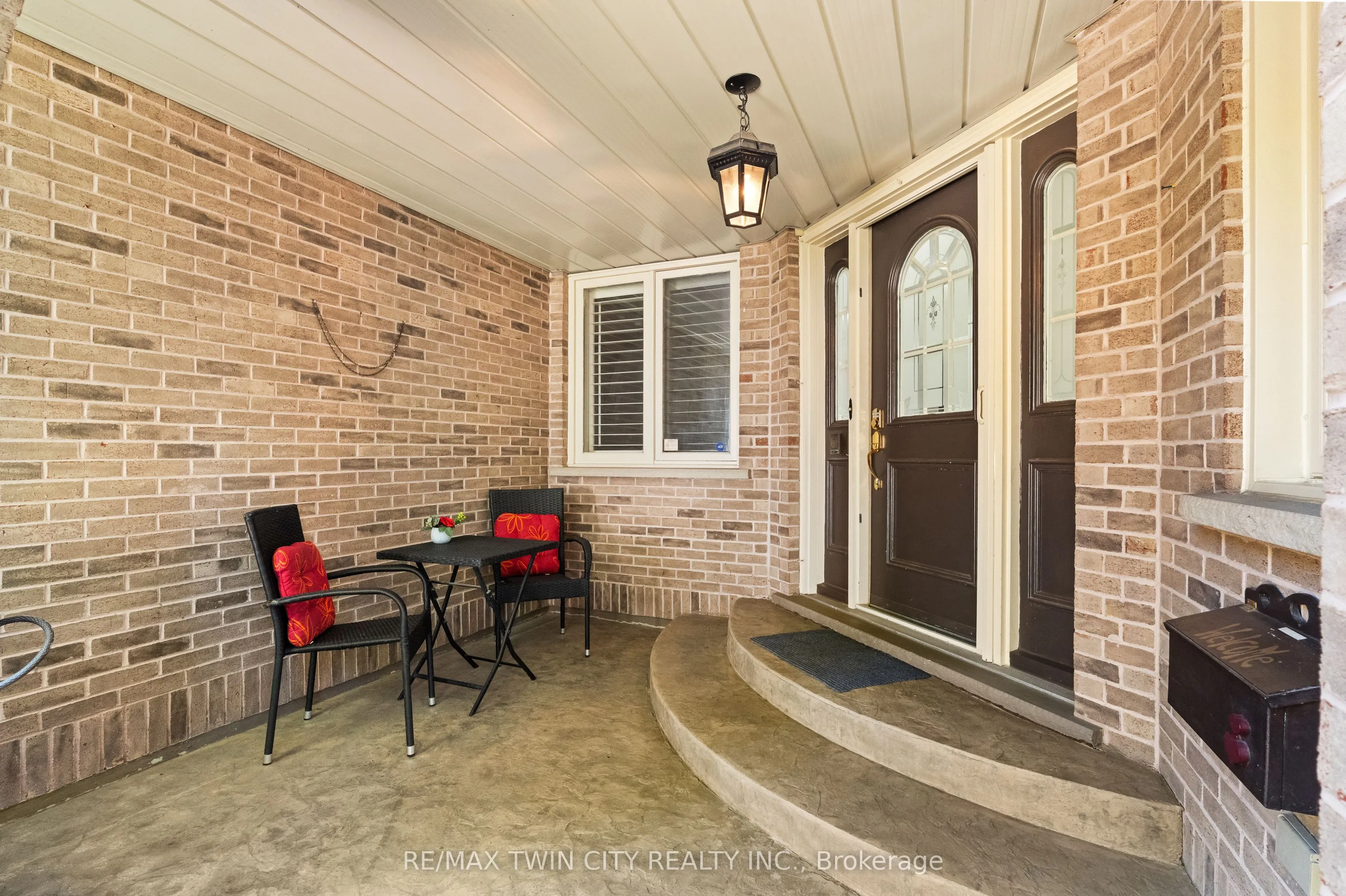 648 Bayhampton Crescent
