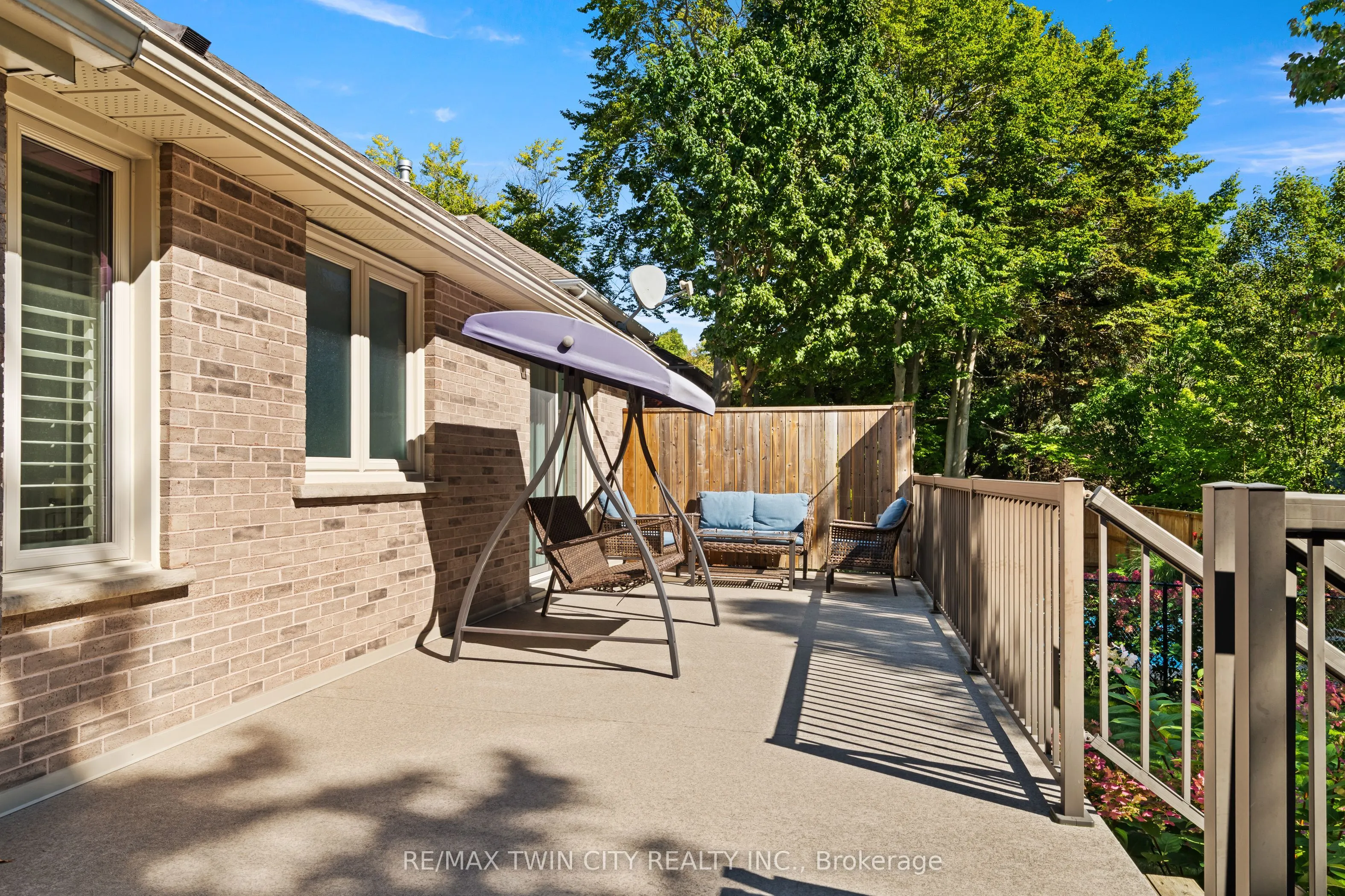 648 Bayhampton Crescent