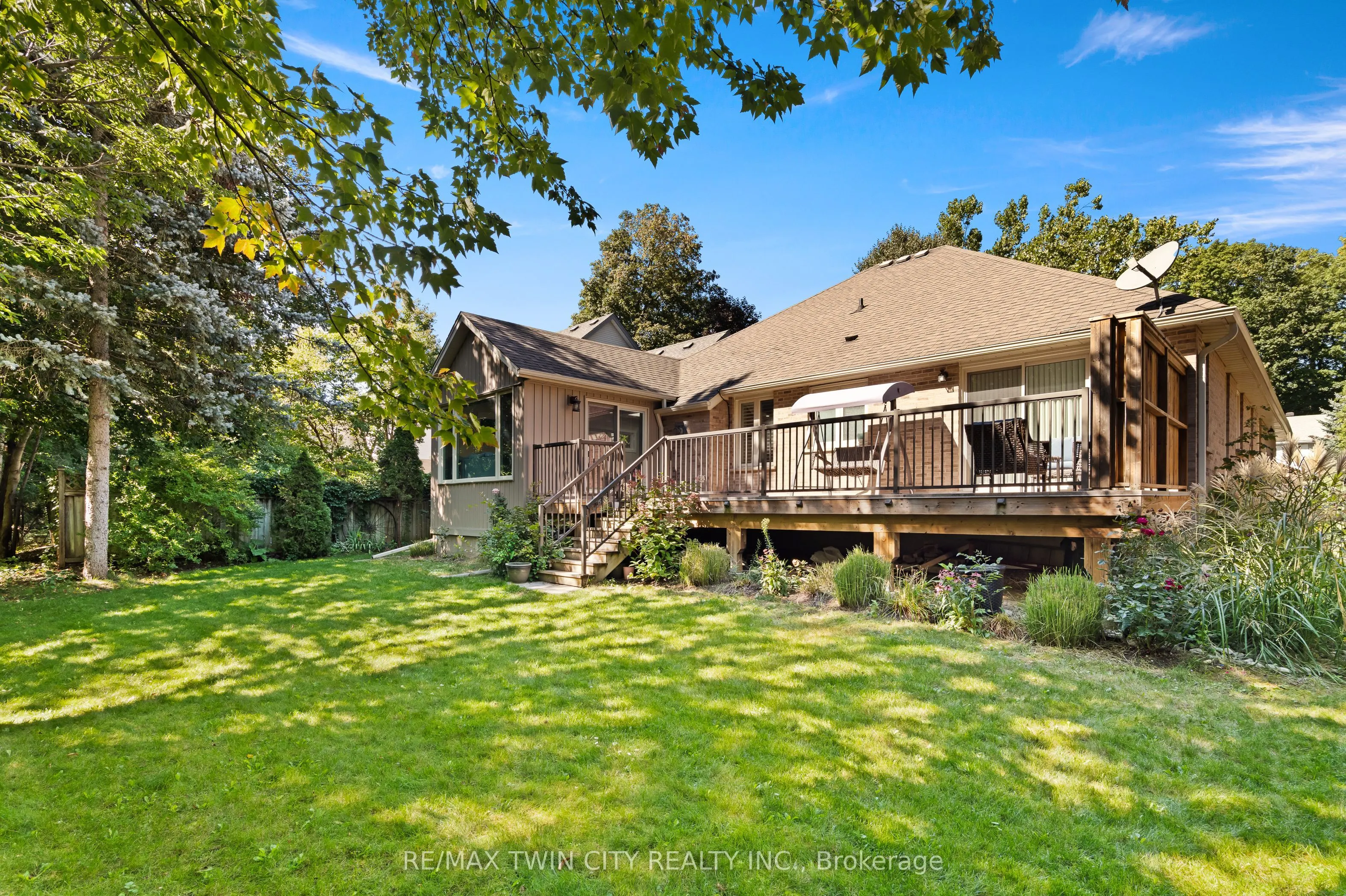 648 Bayhampton Crescent