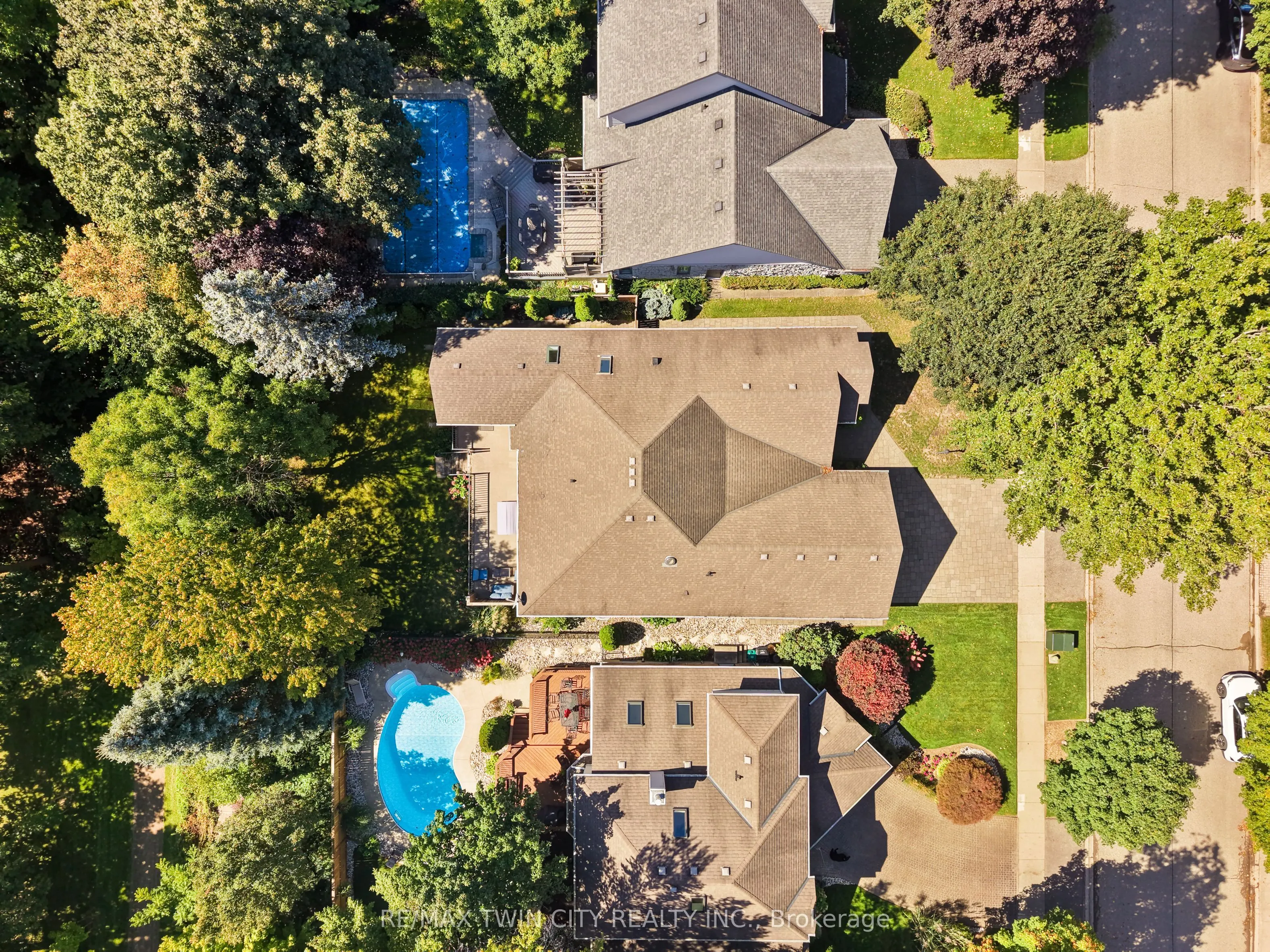 648 Bayhampton Crescent