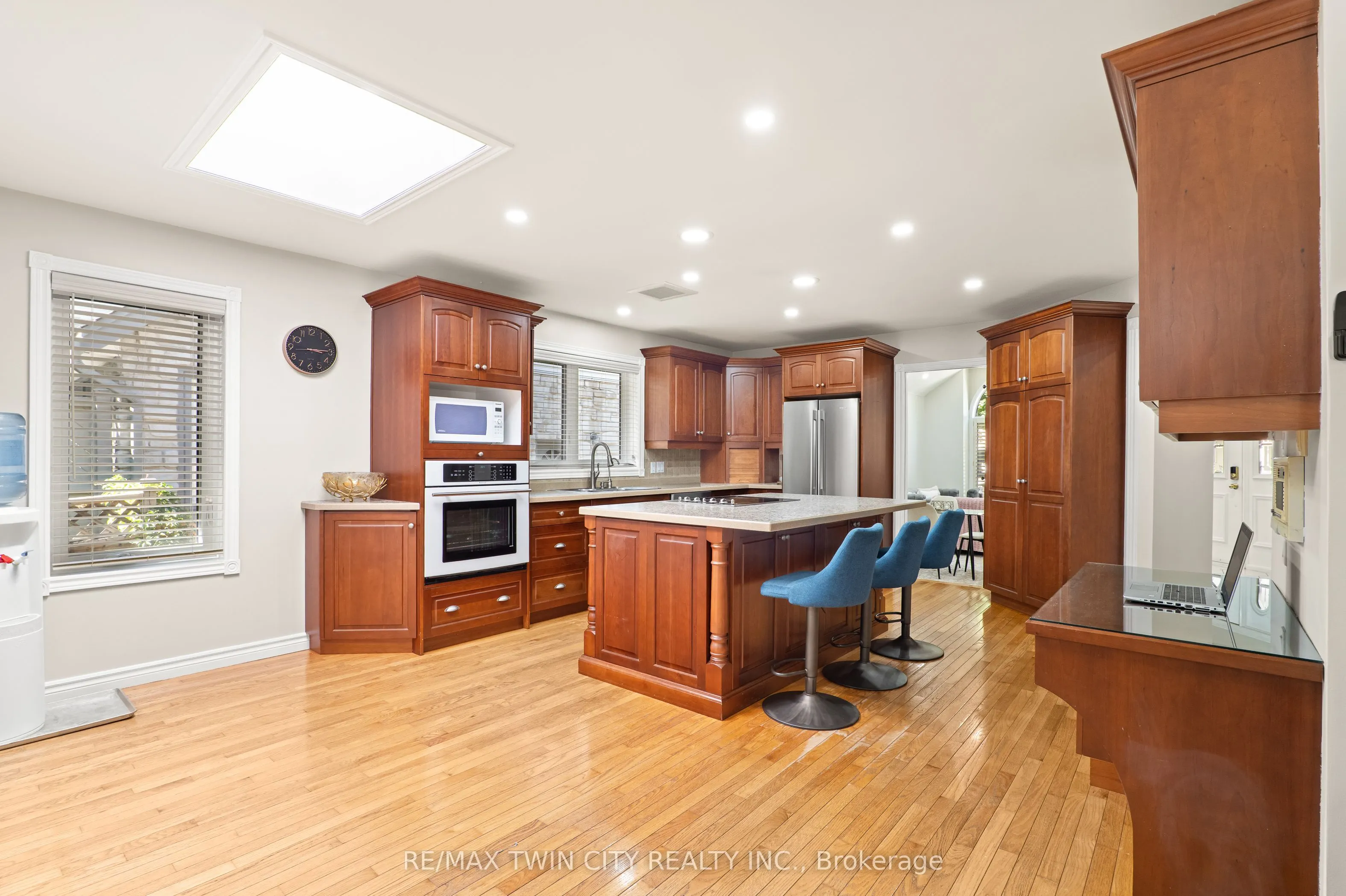 648 Bayhampton Crescent