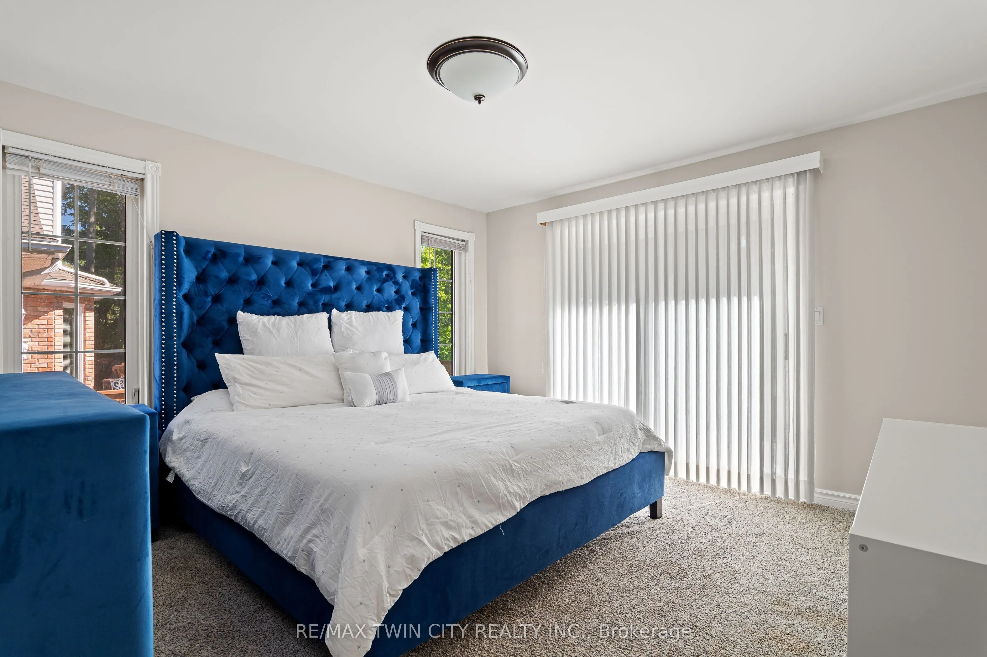 648 Bayhampton Crescent