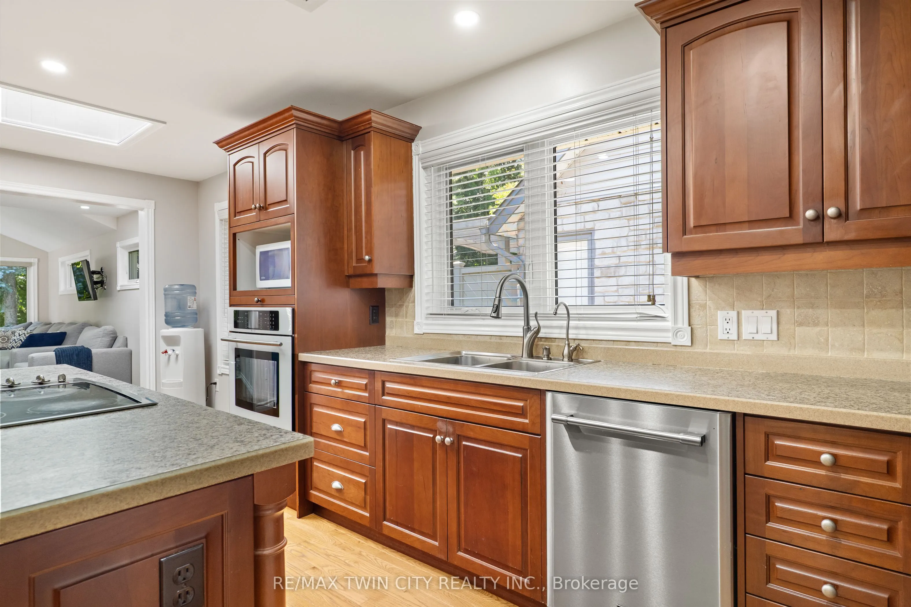 648 Bayhampton Crescent