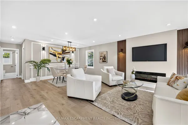 362 Rosseau Road